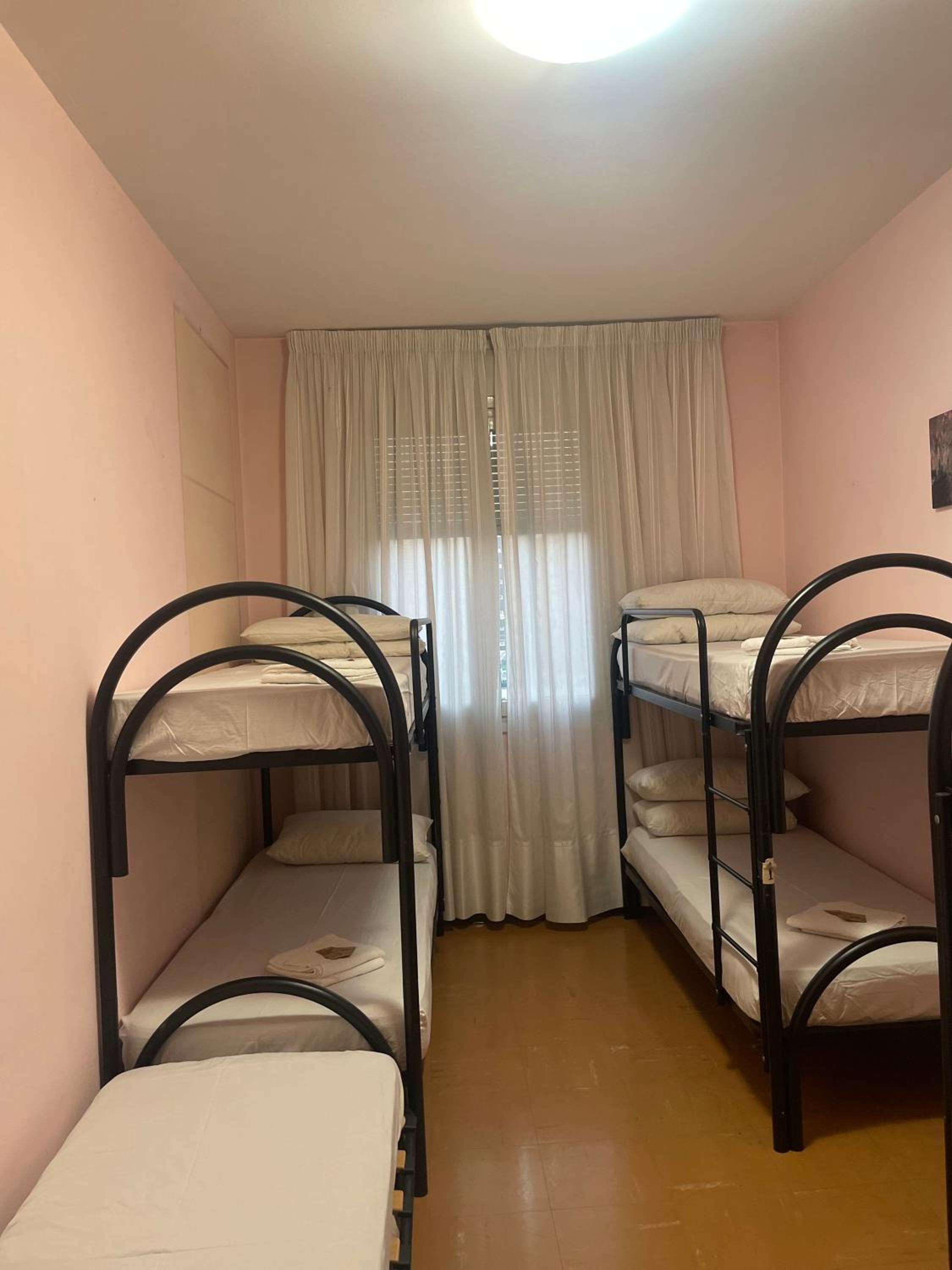 Economy Quadruple Room With Shared Bathroom