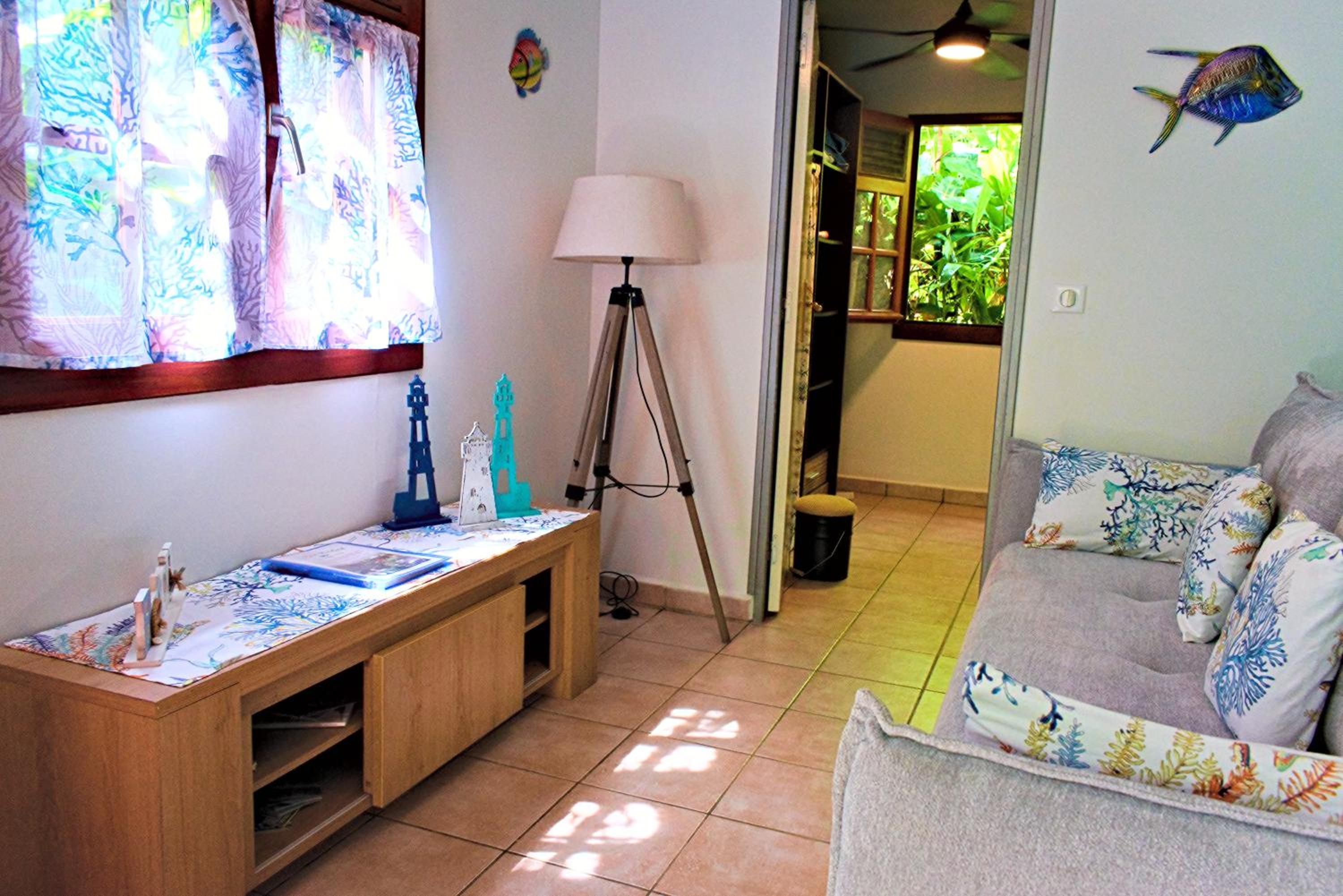 Bungalow with Garden View - Photo 15
