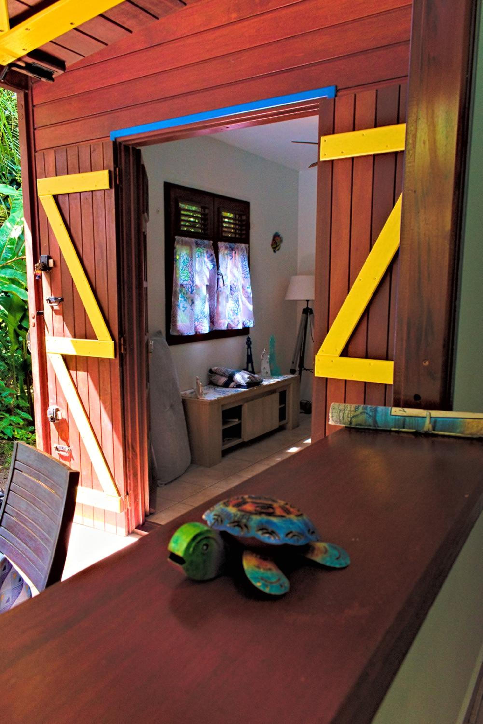 Bungalow with Garden View - Photo 1