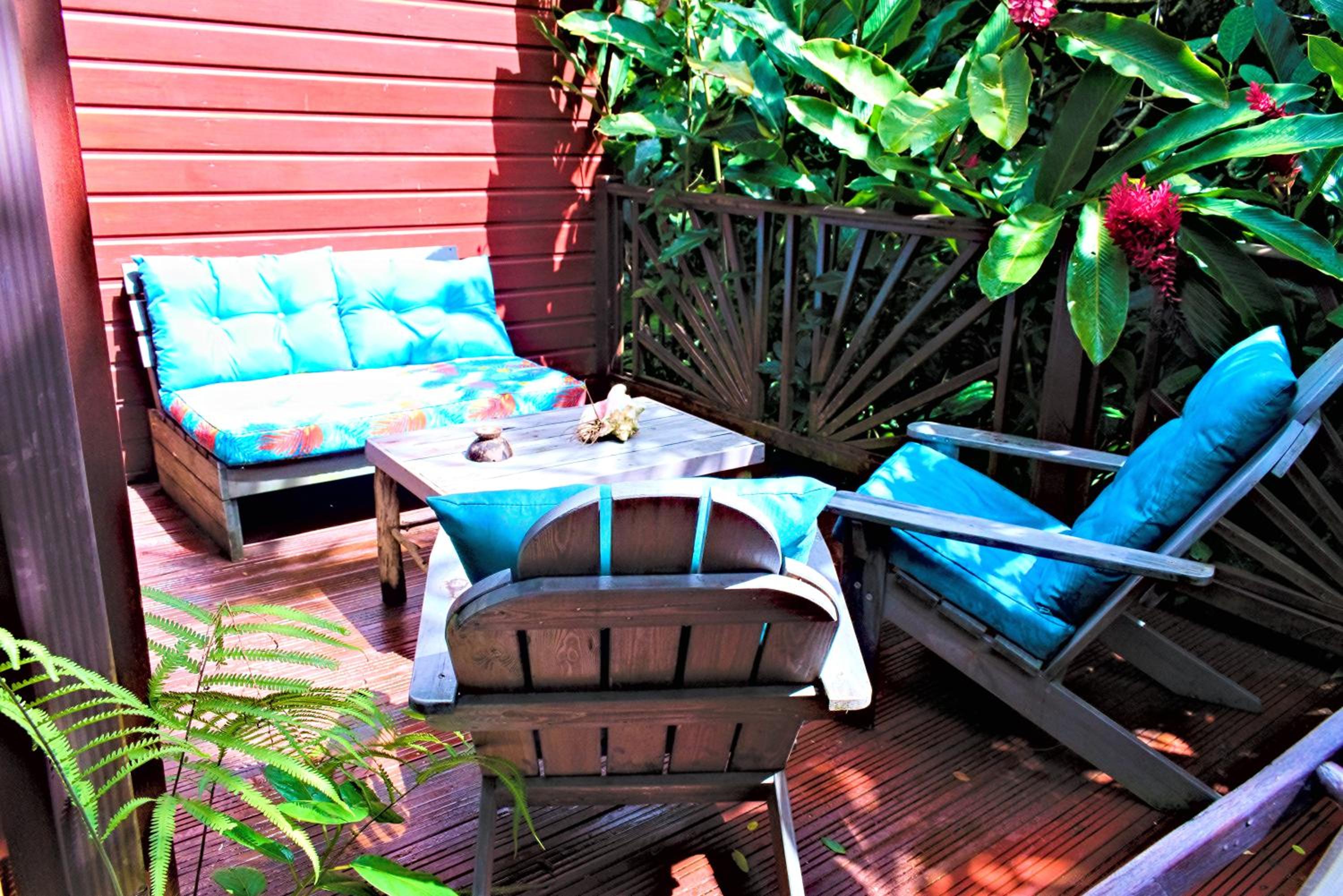 Bungalow with Garden View - Photo 2