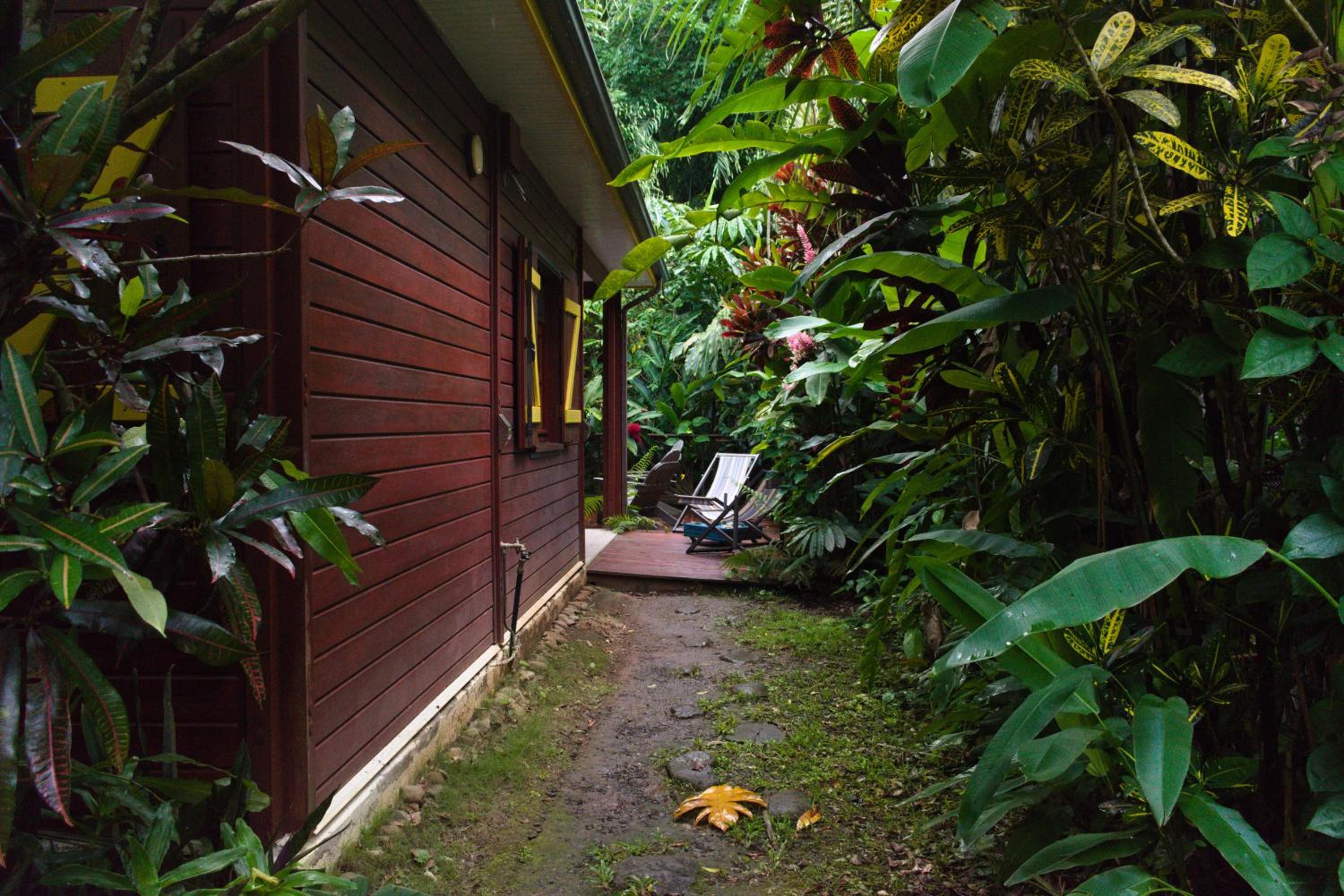 Bungalow with Garden View - Photo 16