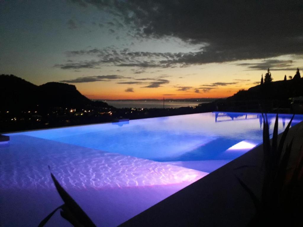 Deluxe Double Room with Balcony photo 3