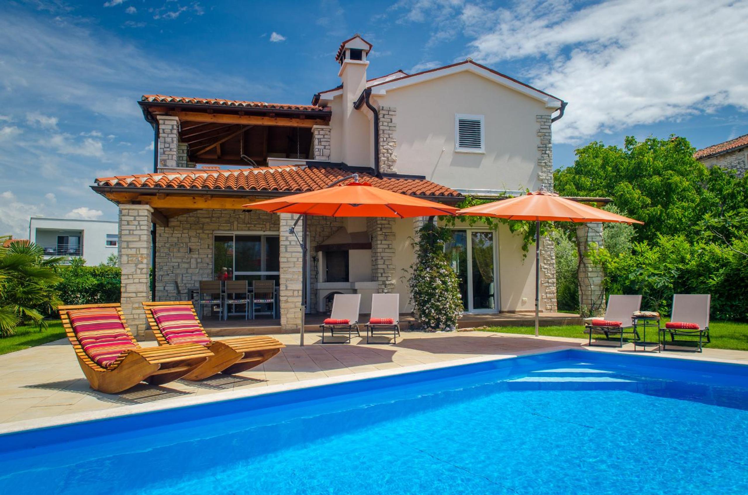 Three-Bedroom Villa photo 2