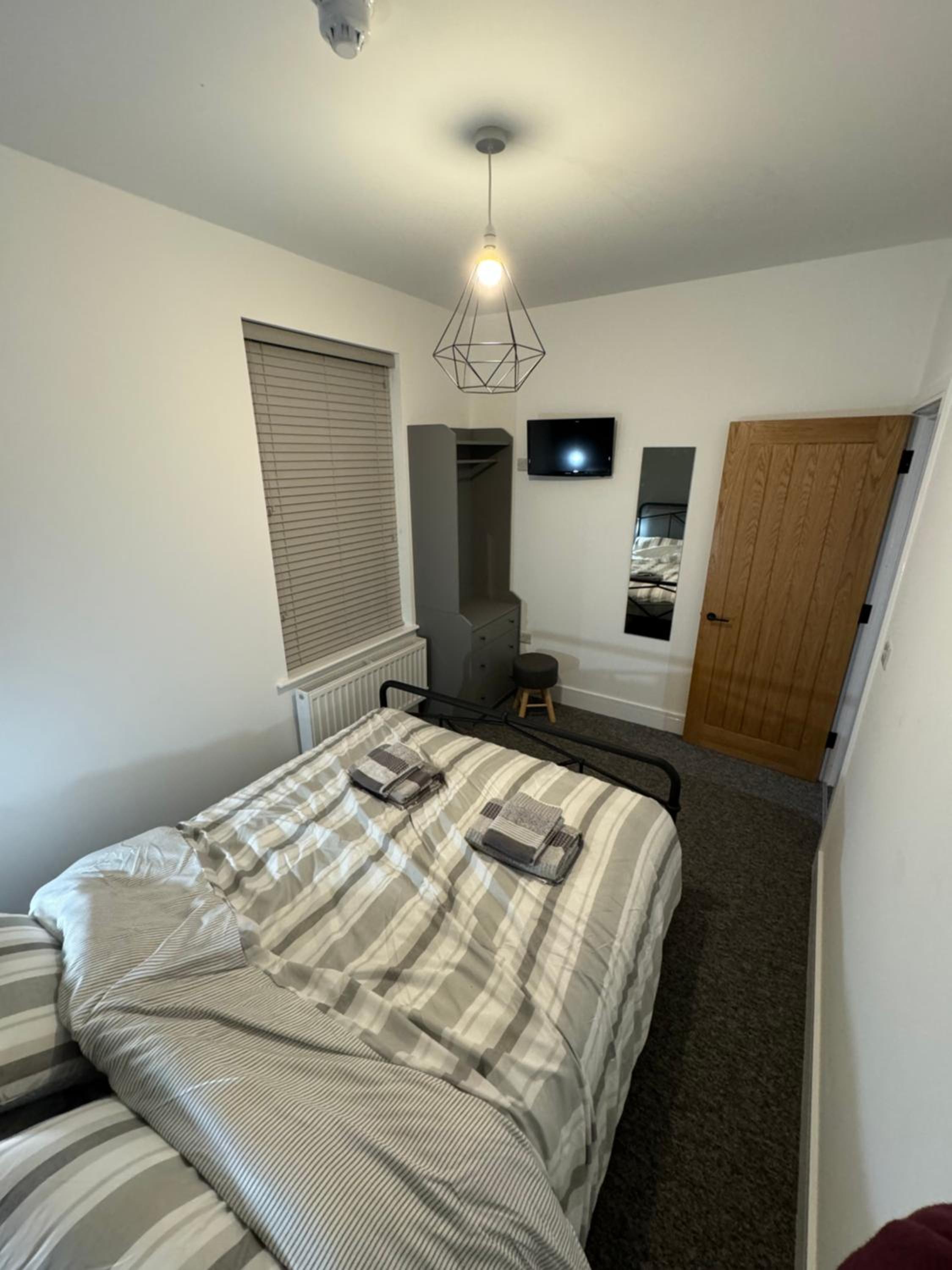 One-Bedroom Apartment photo 2