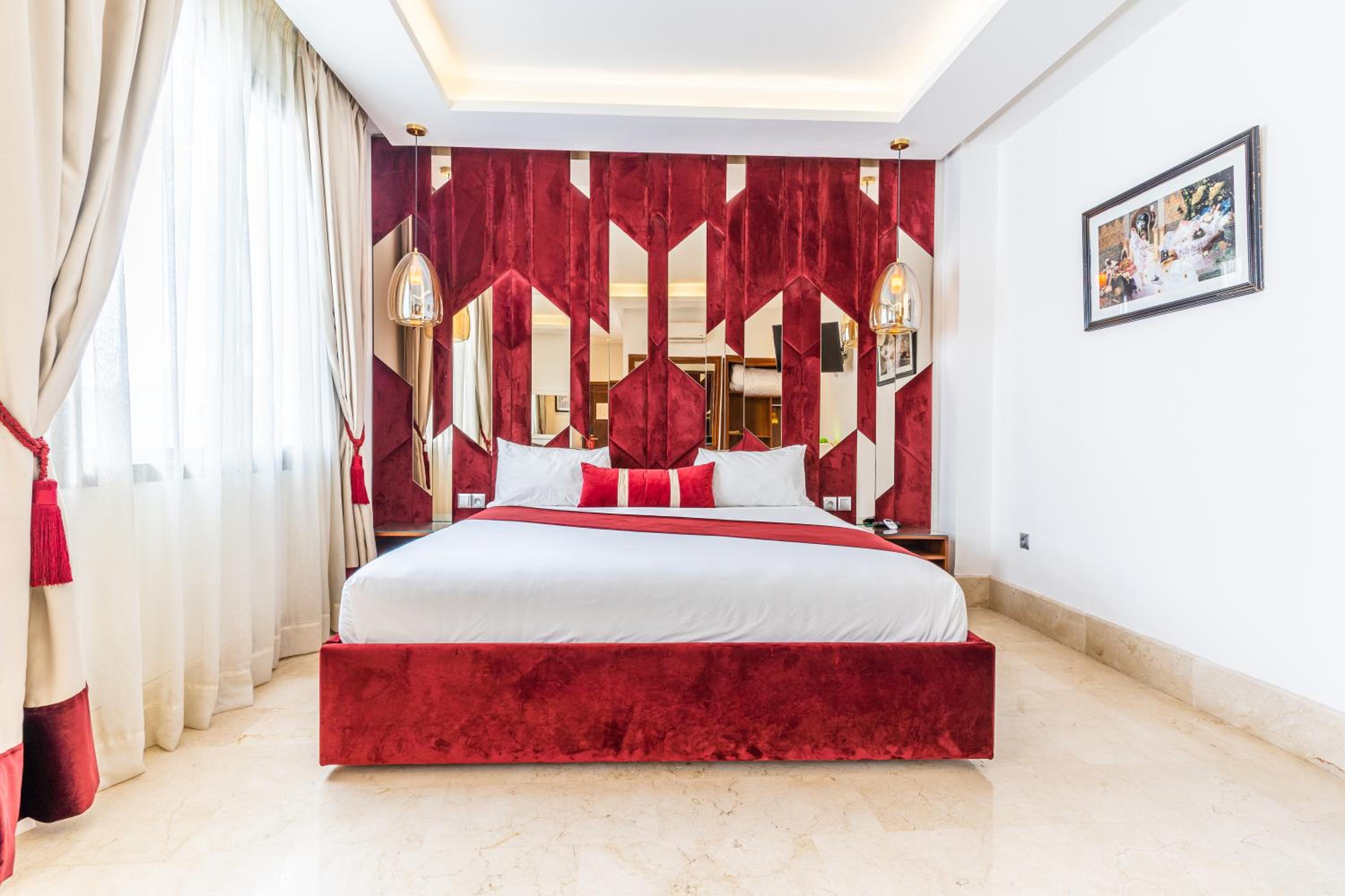 Deluxe Junior Suite - Photo 2