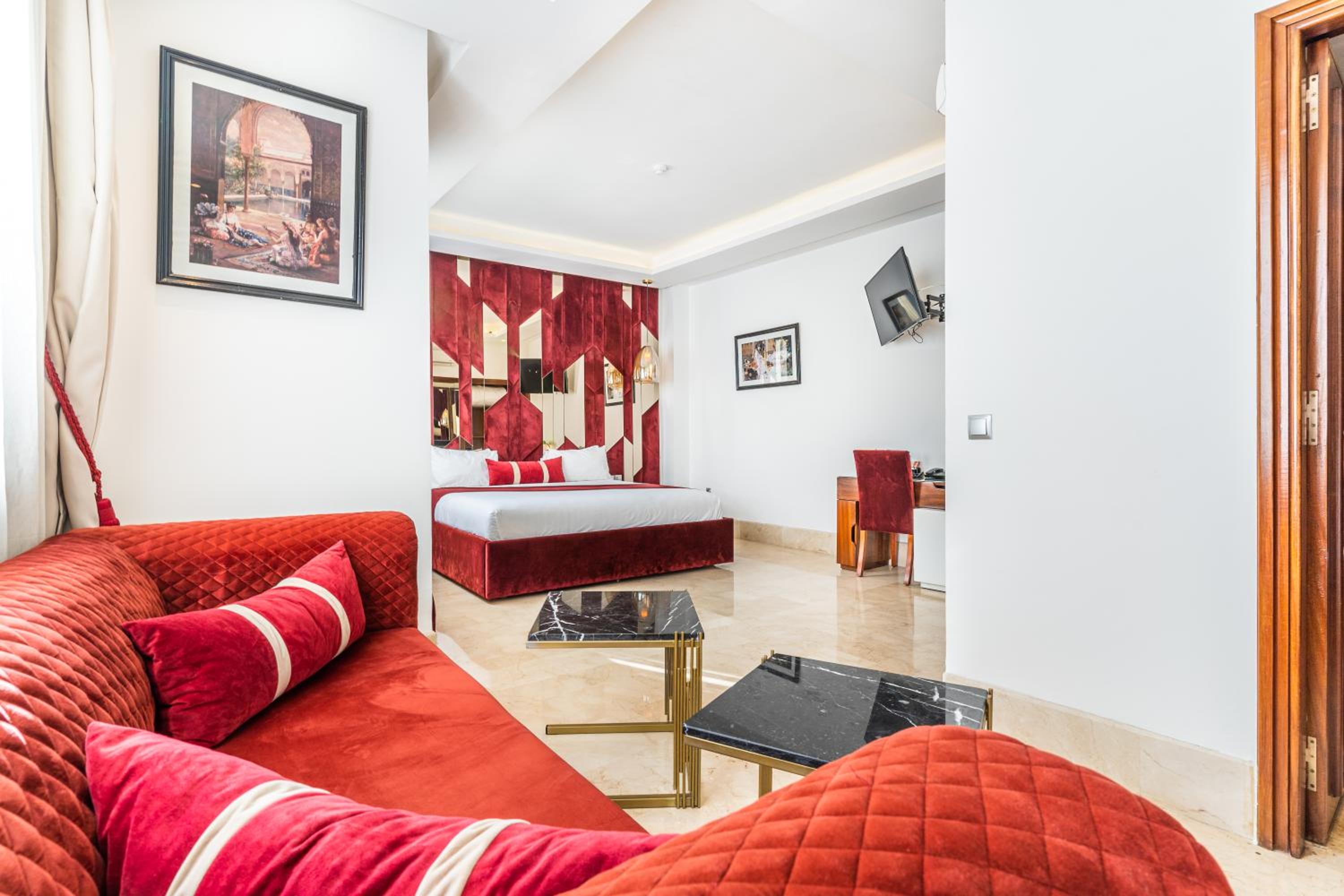 Deluxe Junior Suite - Photo 3