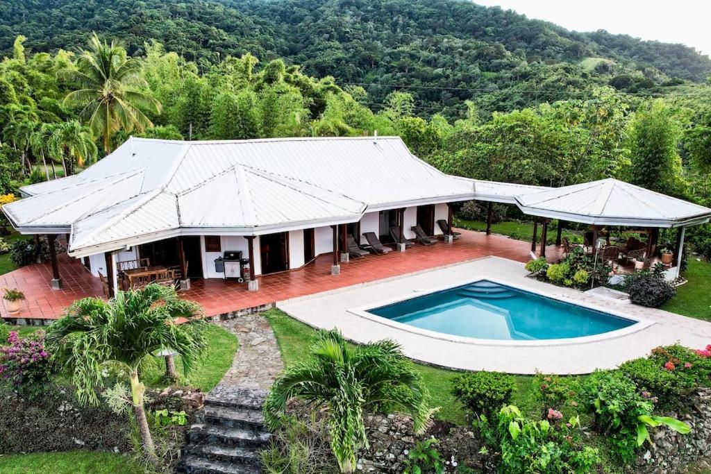 Two-Bedroom Villa photo 1