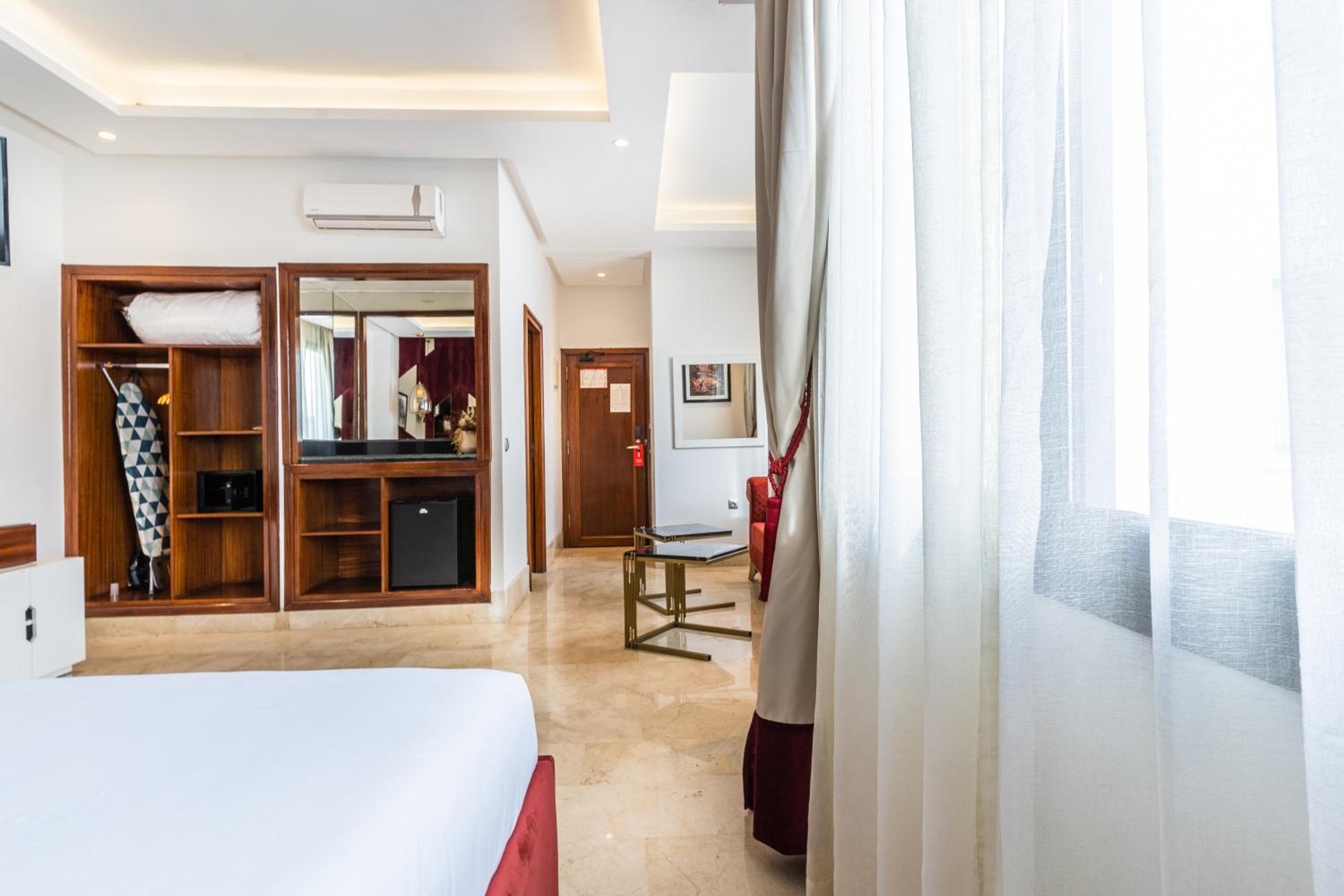 Deluxe Junior Suite - Photo 1
