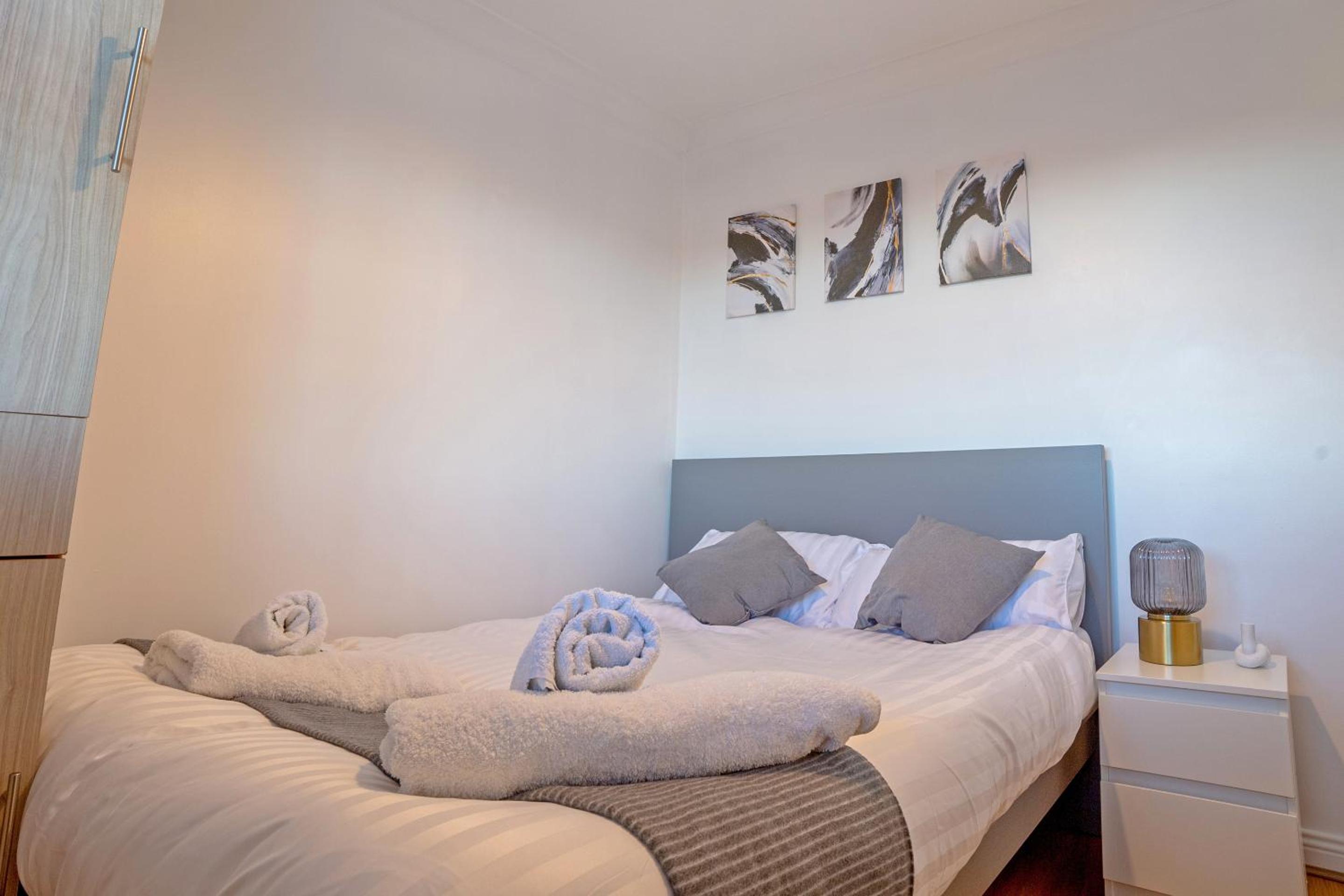Deluxe Two-Bedroom Apartment With Garden View photo 1