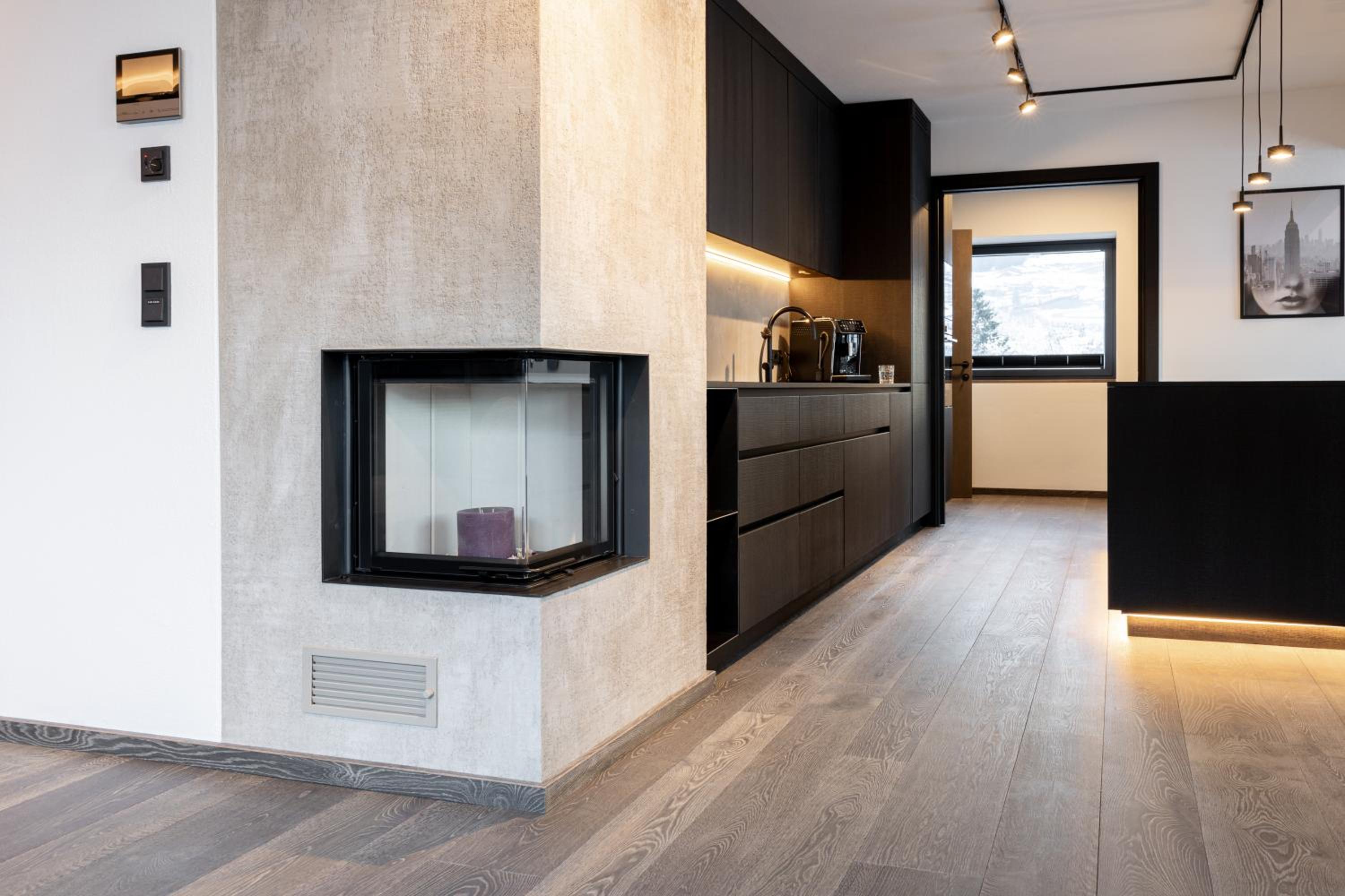 Three-Bedroom Apartment photo 2