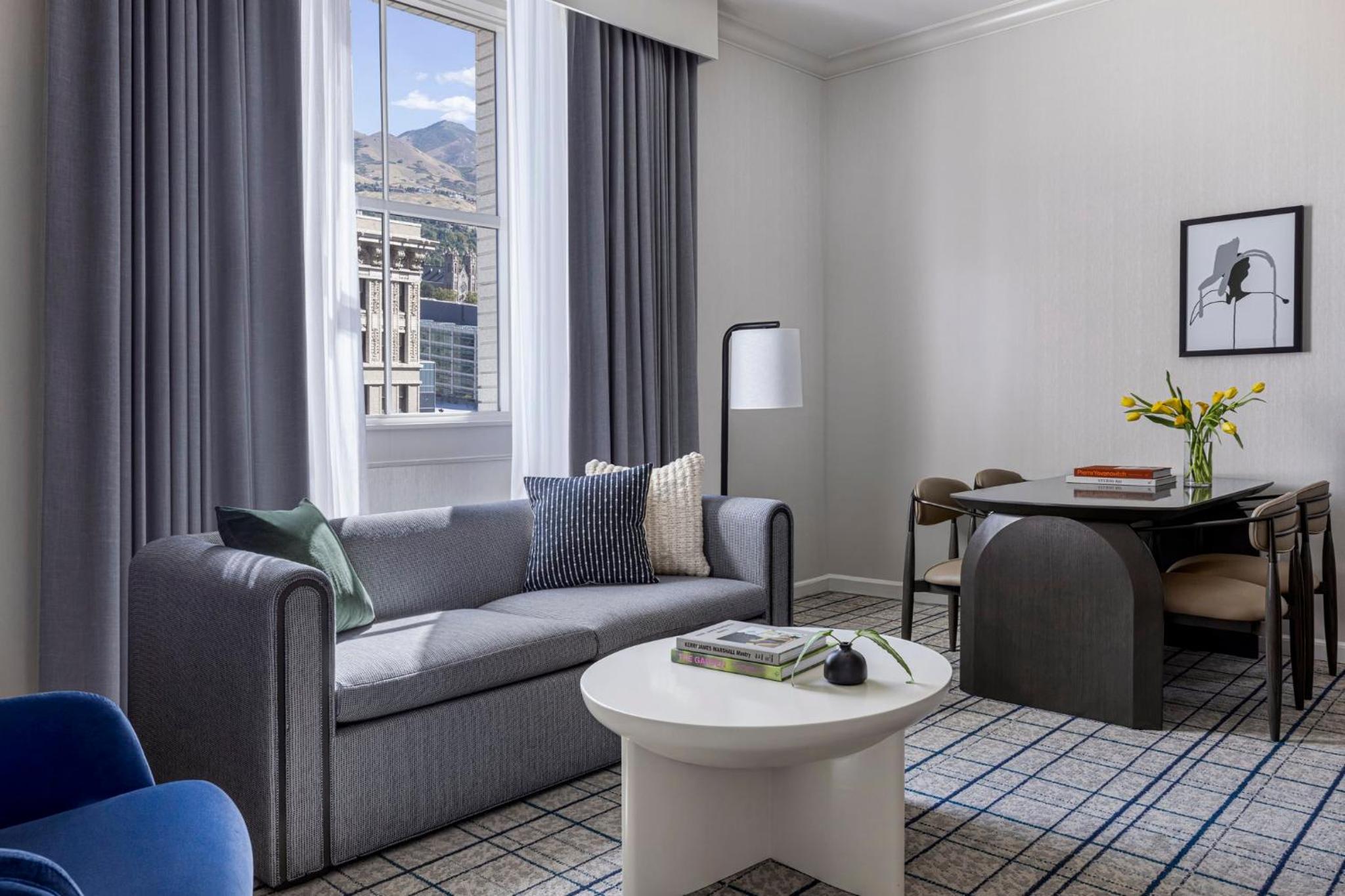 King Studio Suite - High Floor photo 1