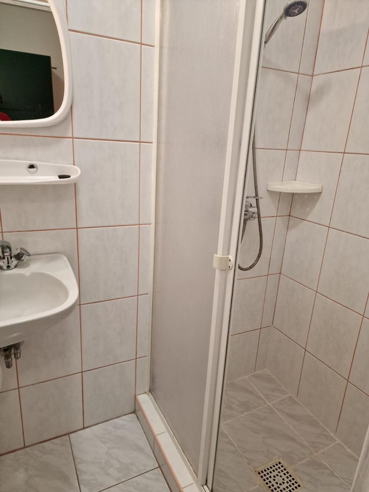 Double or Twin Room - Photo 16
