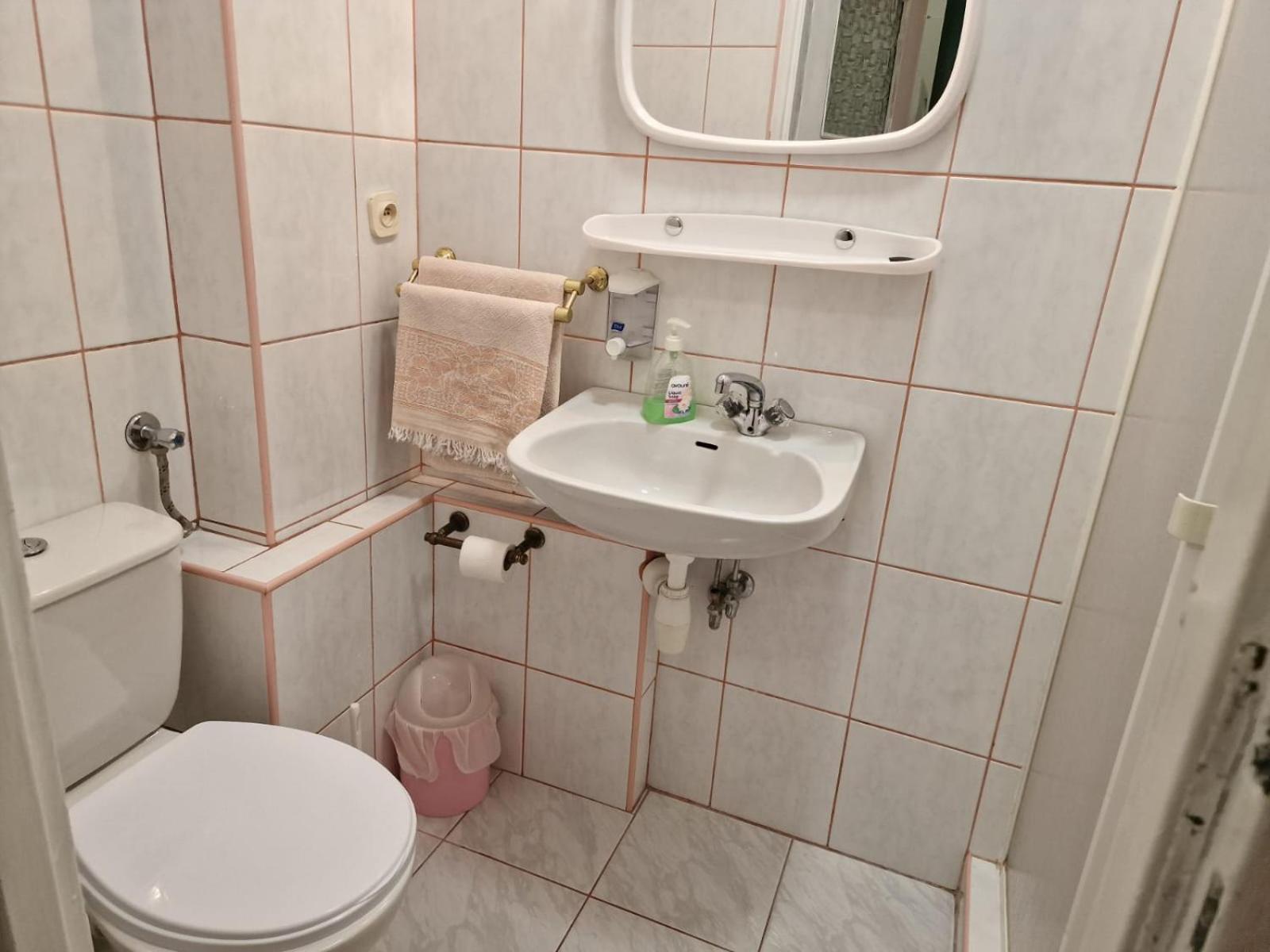 Double or Twin Room - Photo 17