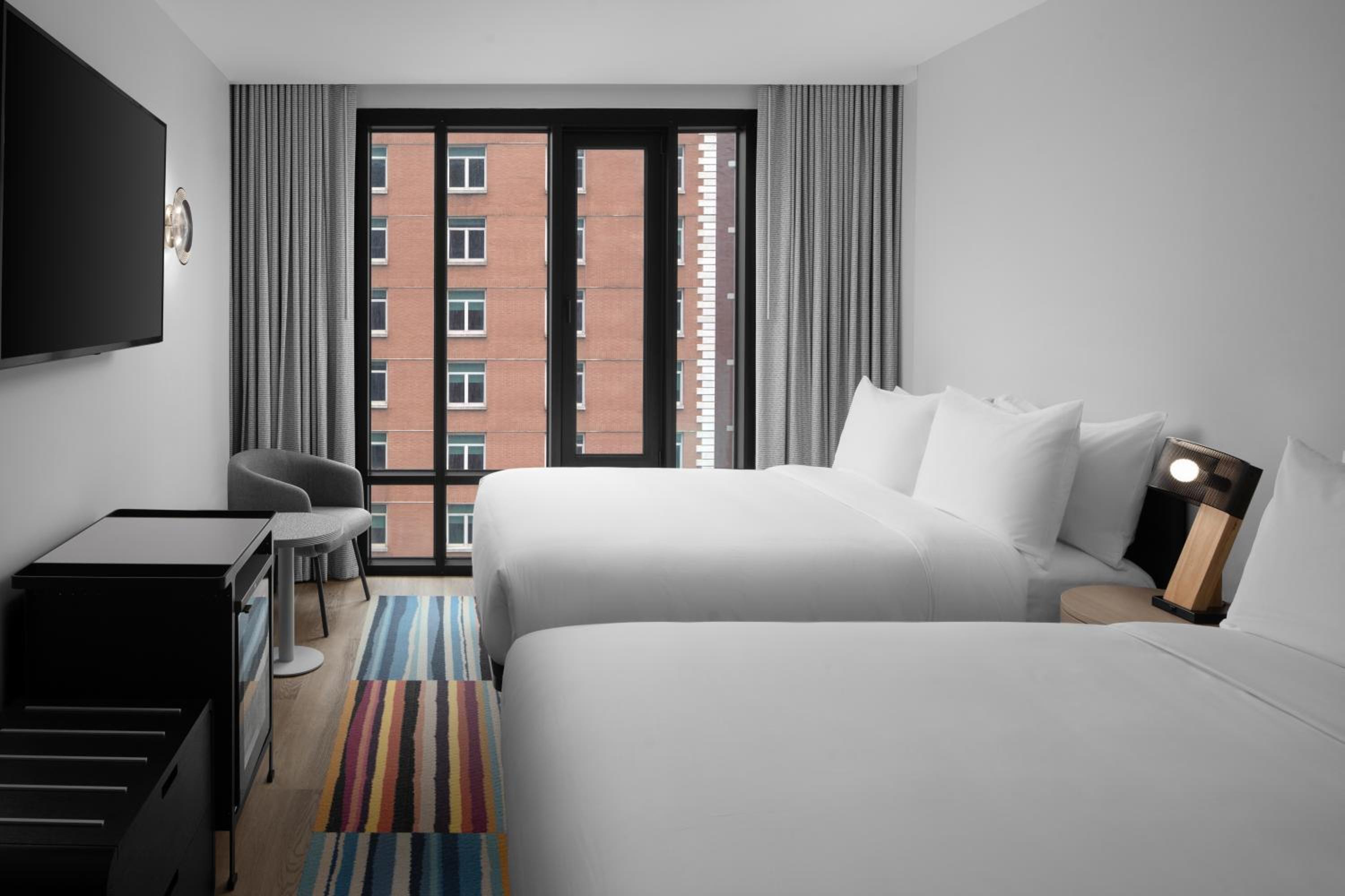 Queen Room with Two Queen Beds thumbnail 5