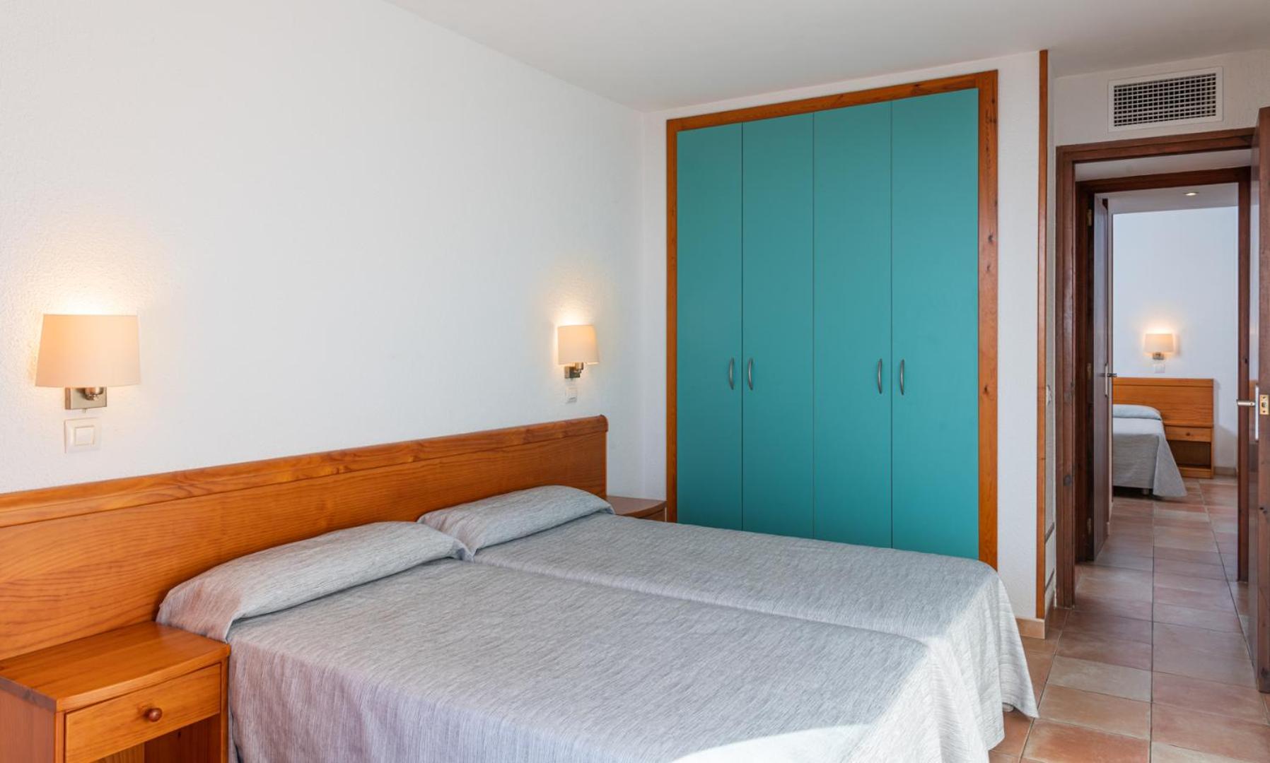 Two-Bedroom Apartment (4-6 Adults)