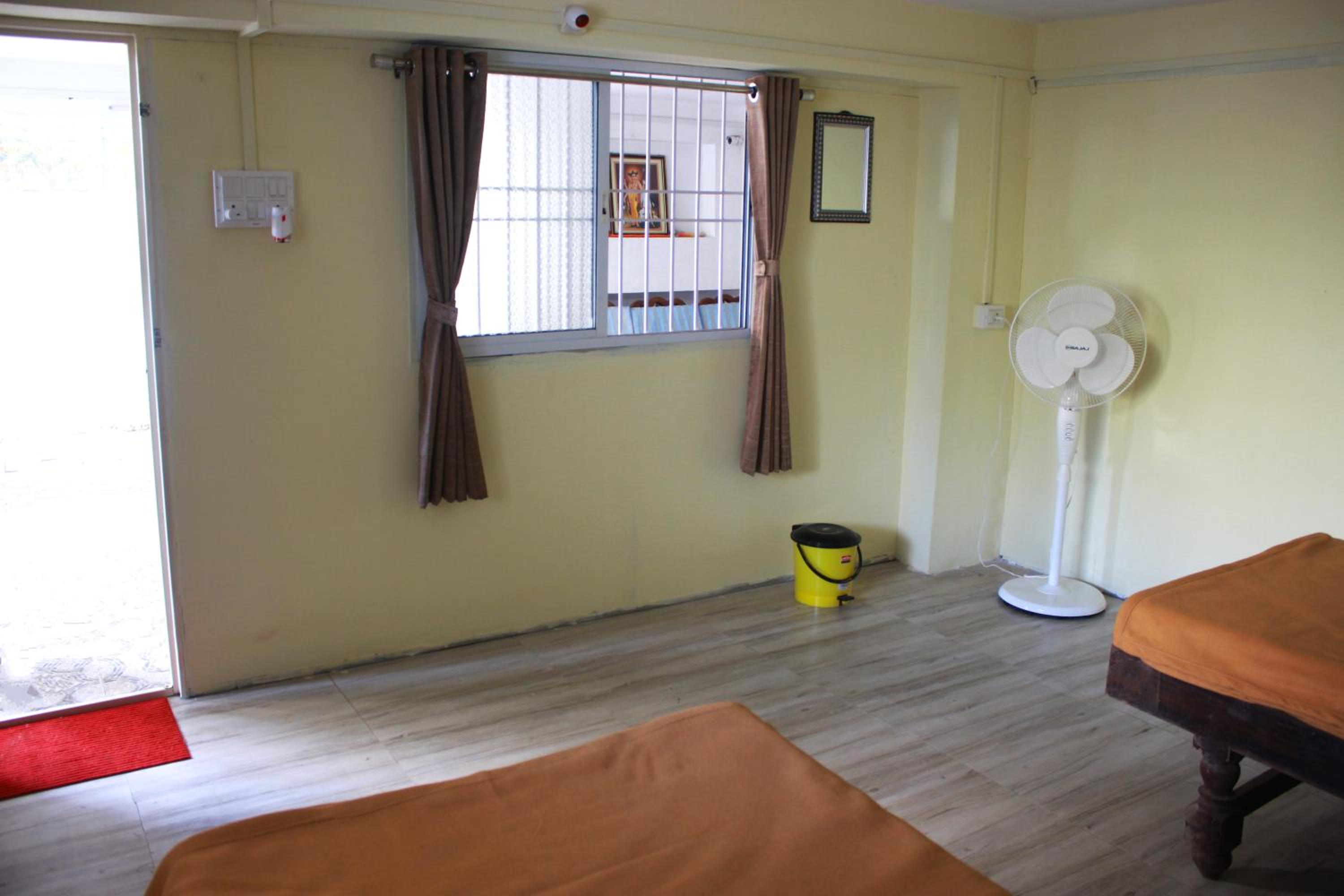 Economy Double Room photo 1