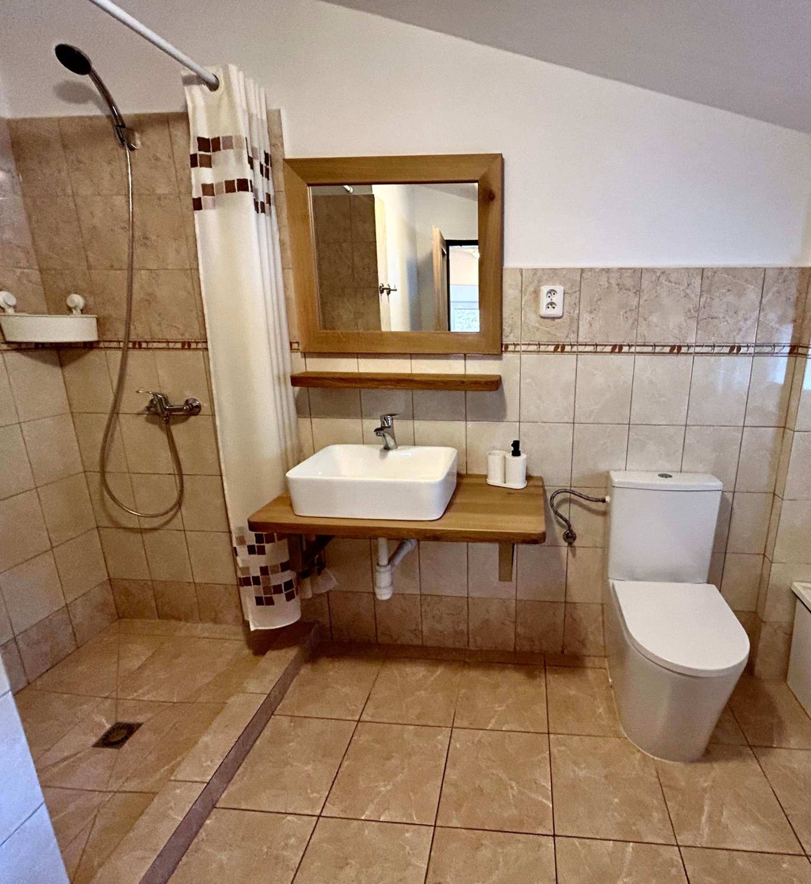Standard Triple Room photo 3
