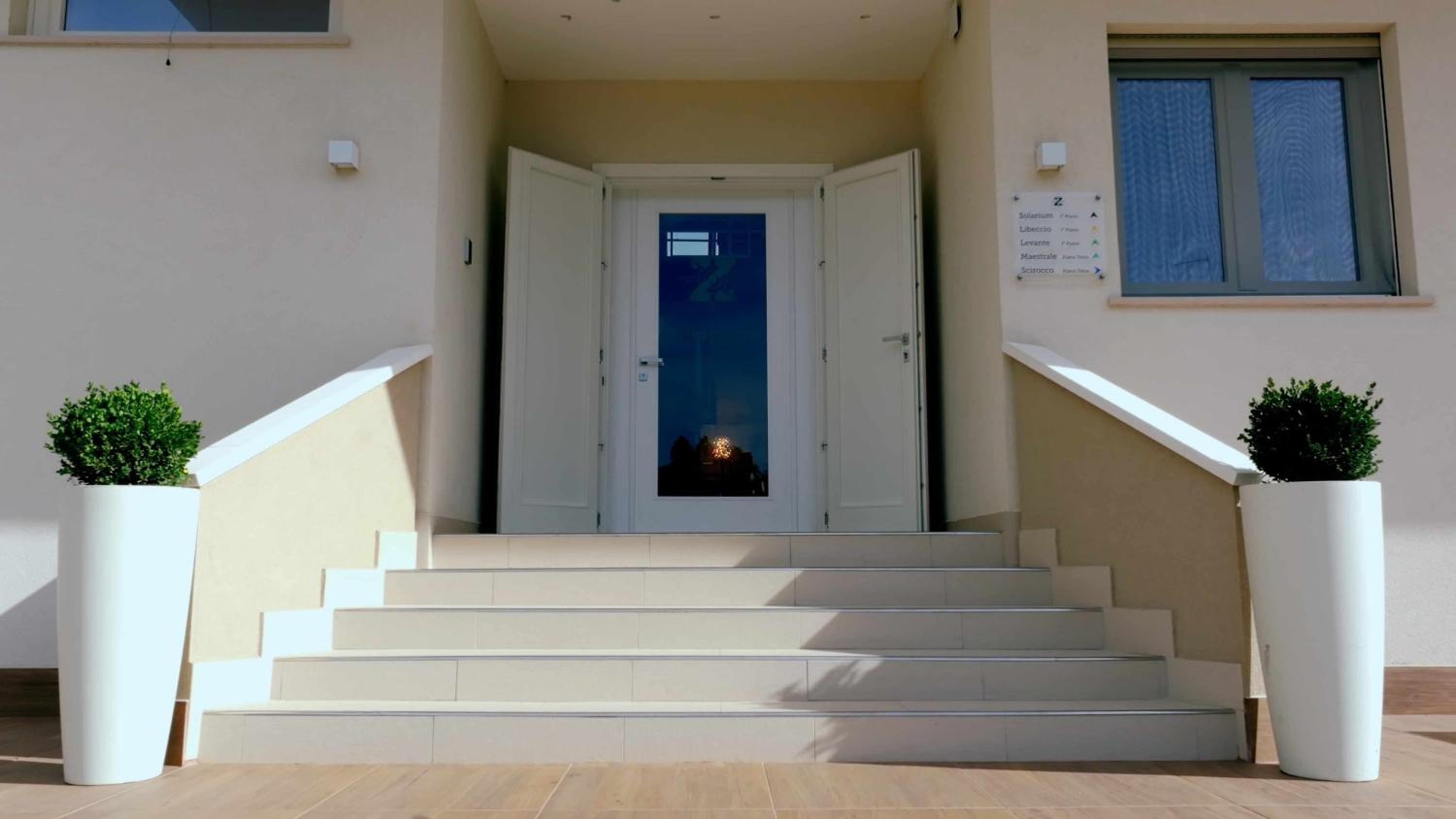 Apartment with Balcony photo 3