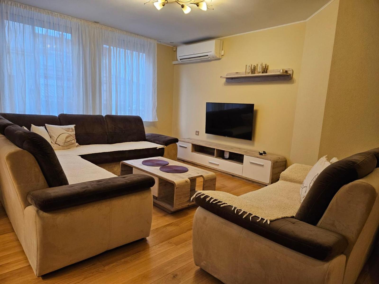 Apartment photo 1