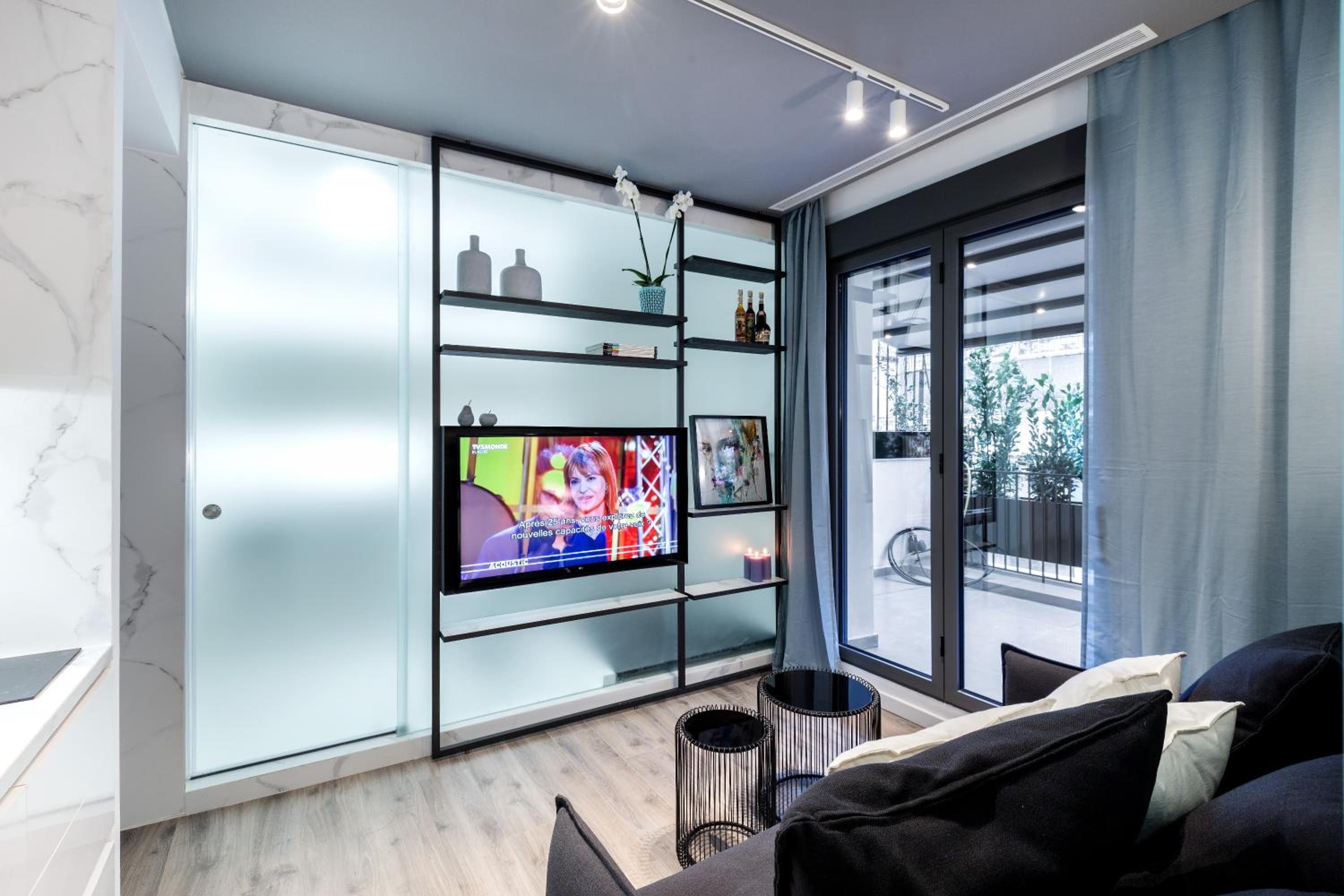 One-Bedroom Apartment with Balcony