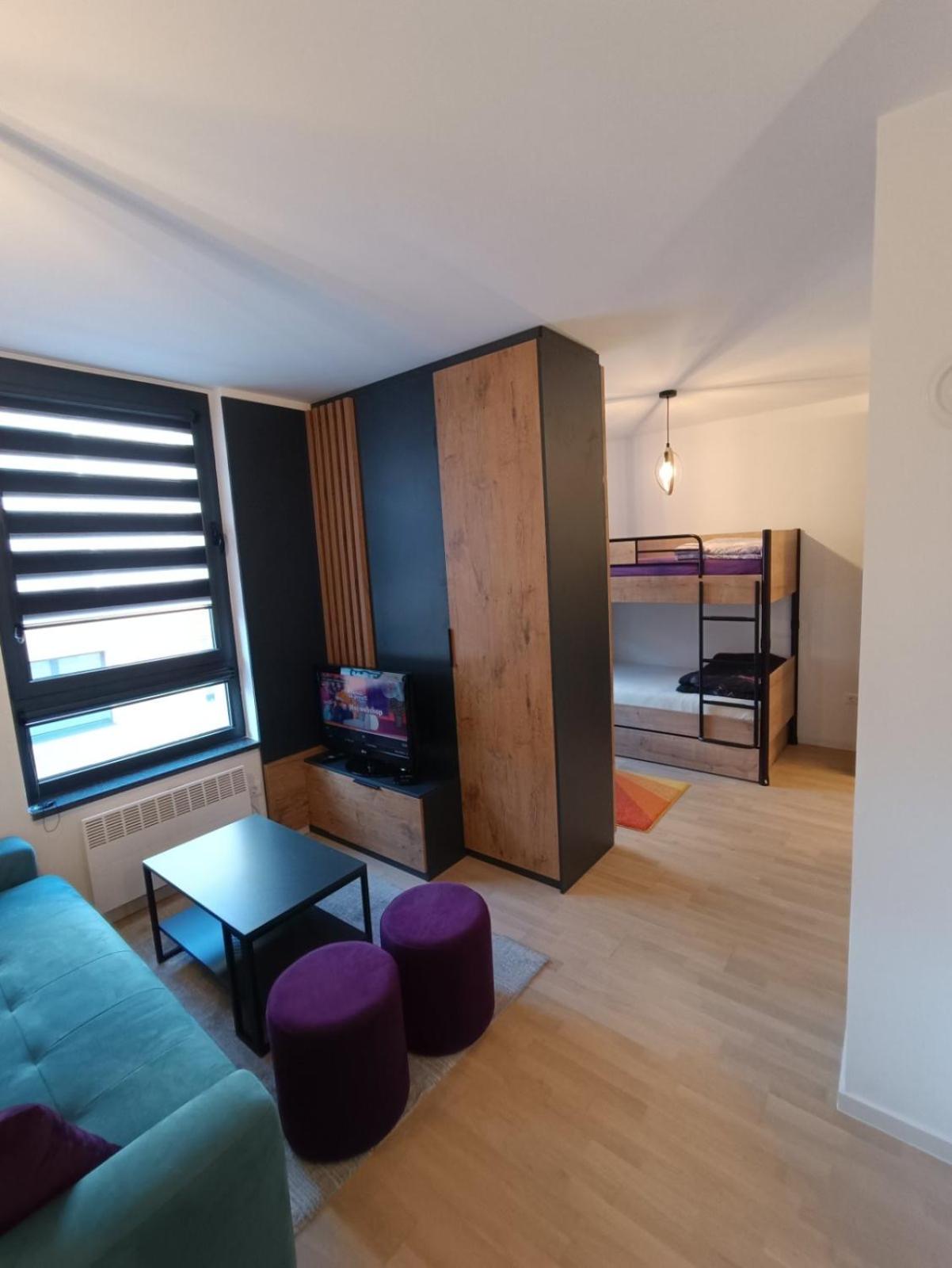 One-Bedroom Apartment photo 1