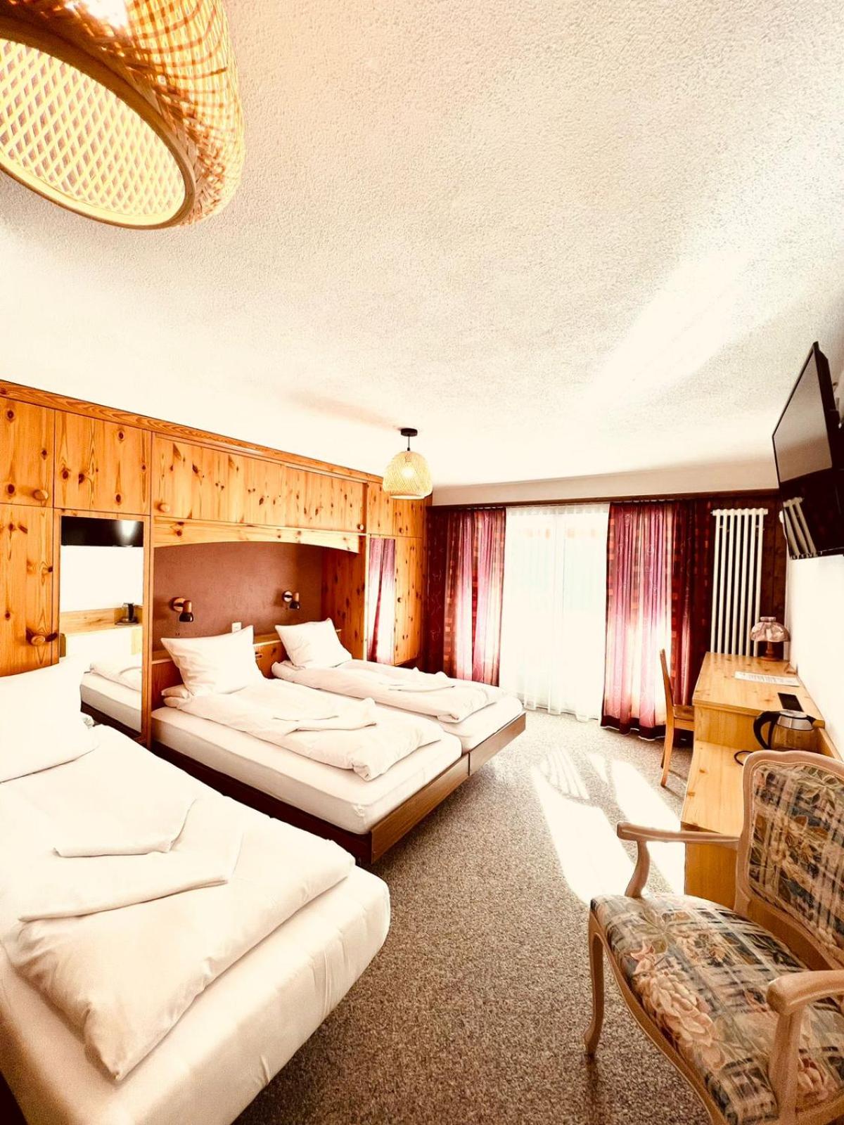Triple Room with Private Bathroom photo 1