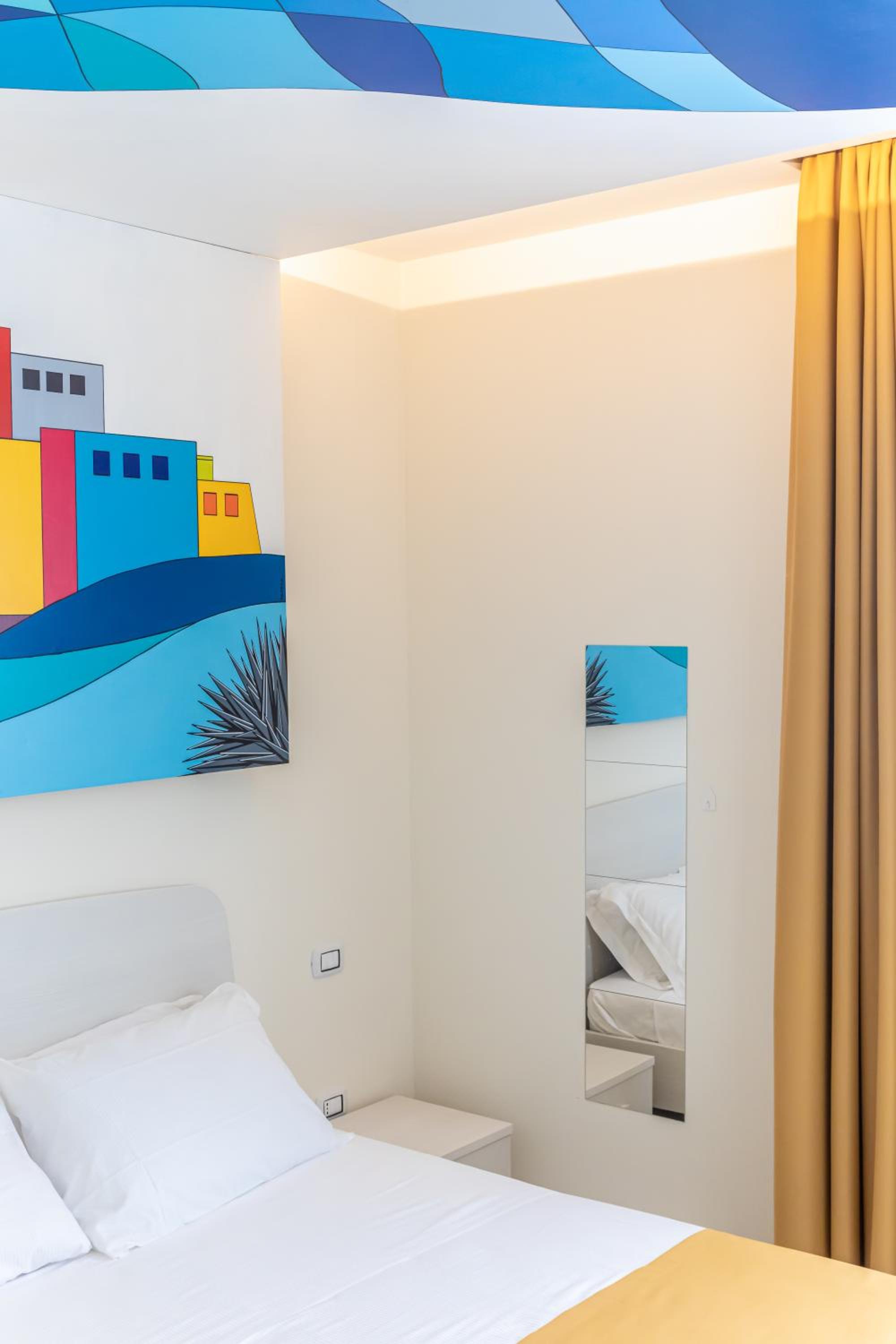 Deluxe Room - Photo 1