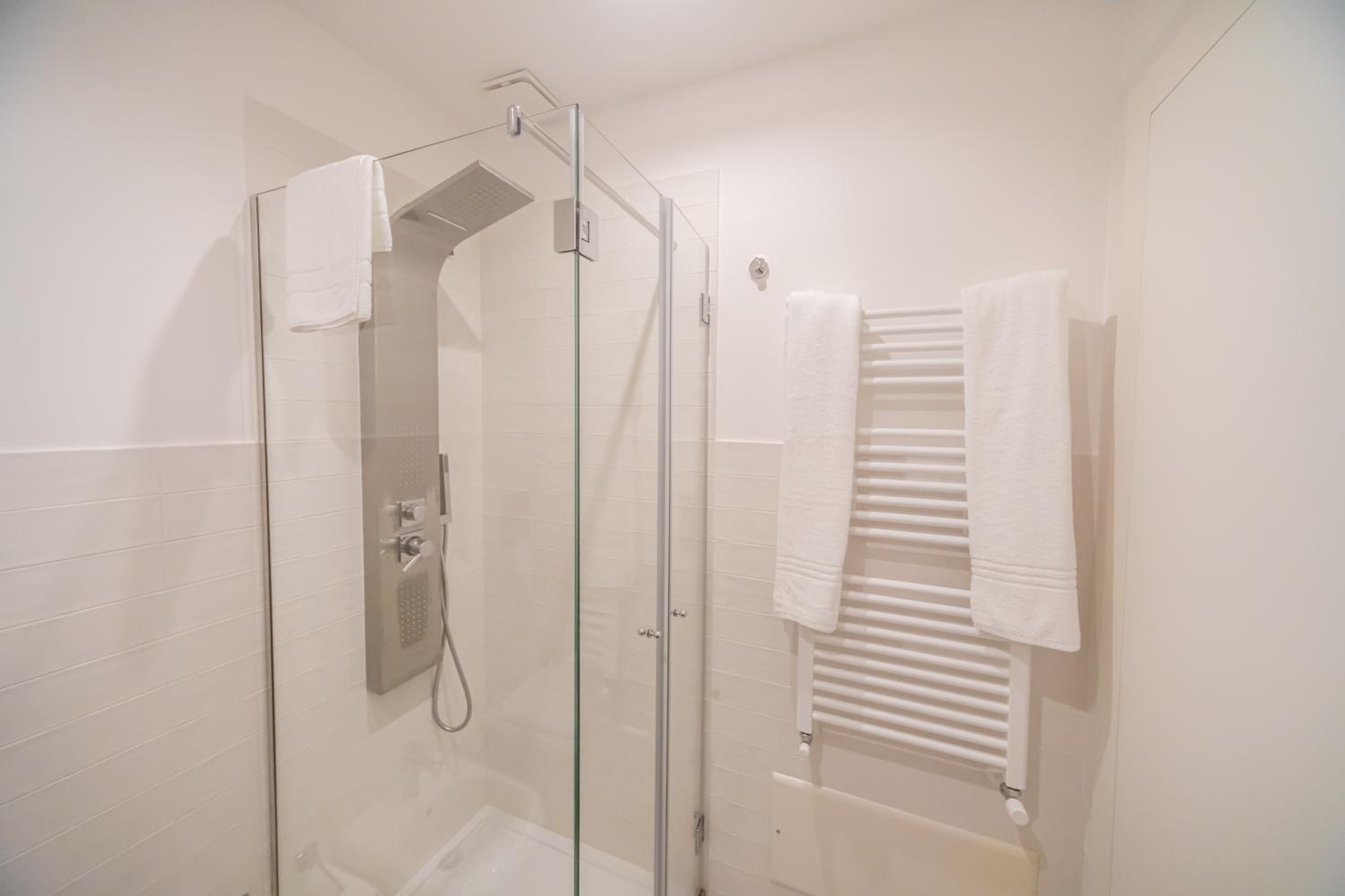 Double Room - Photo 21