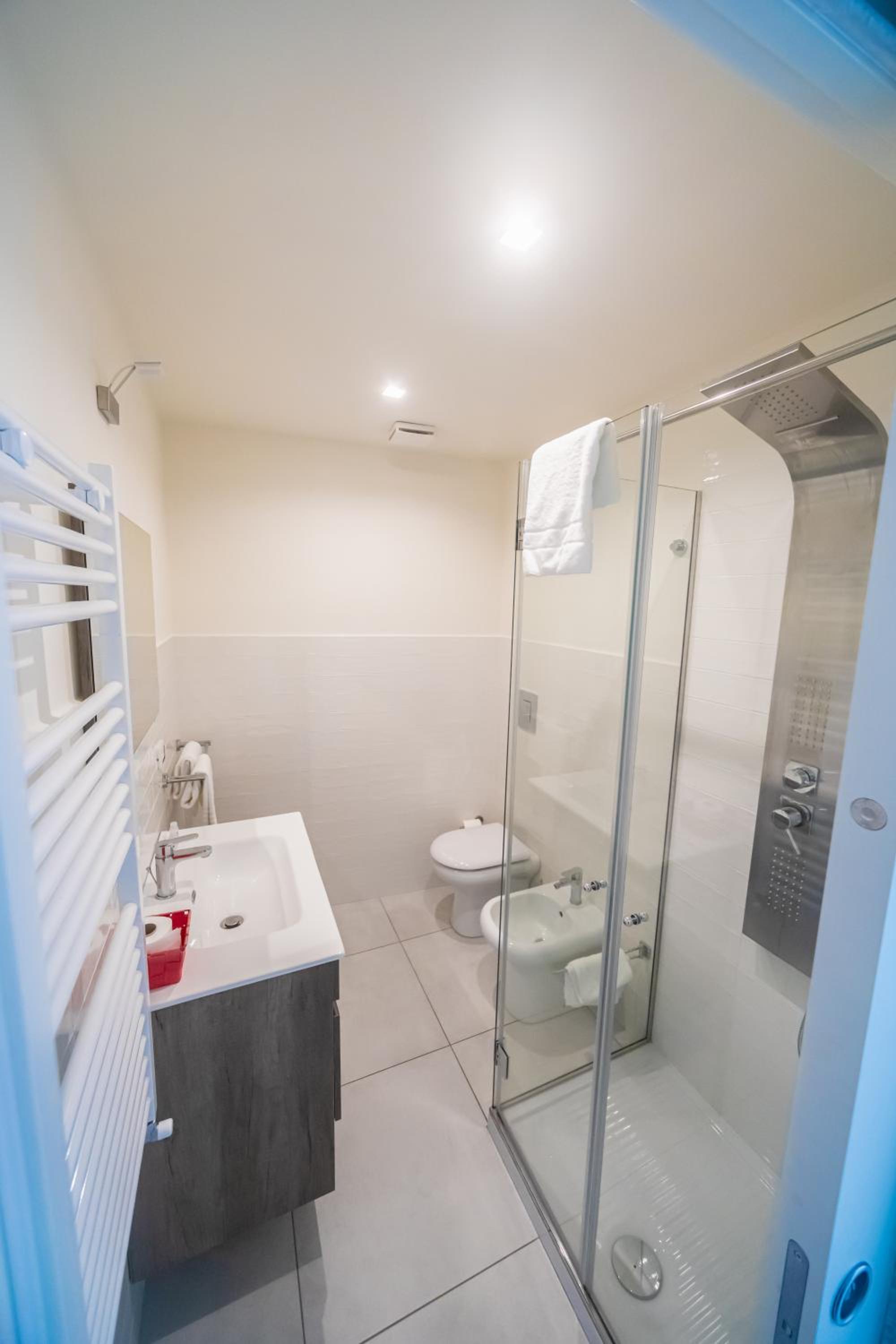 Double Room - Photo 10