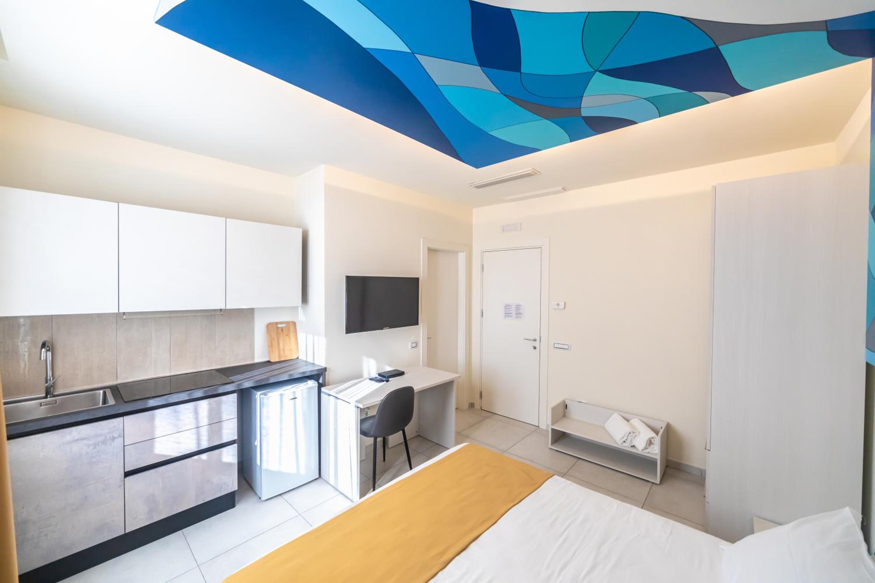 Deluxe Room - Photo 9