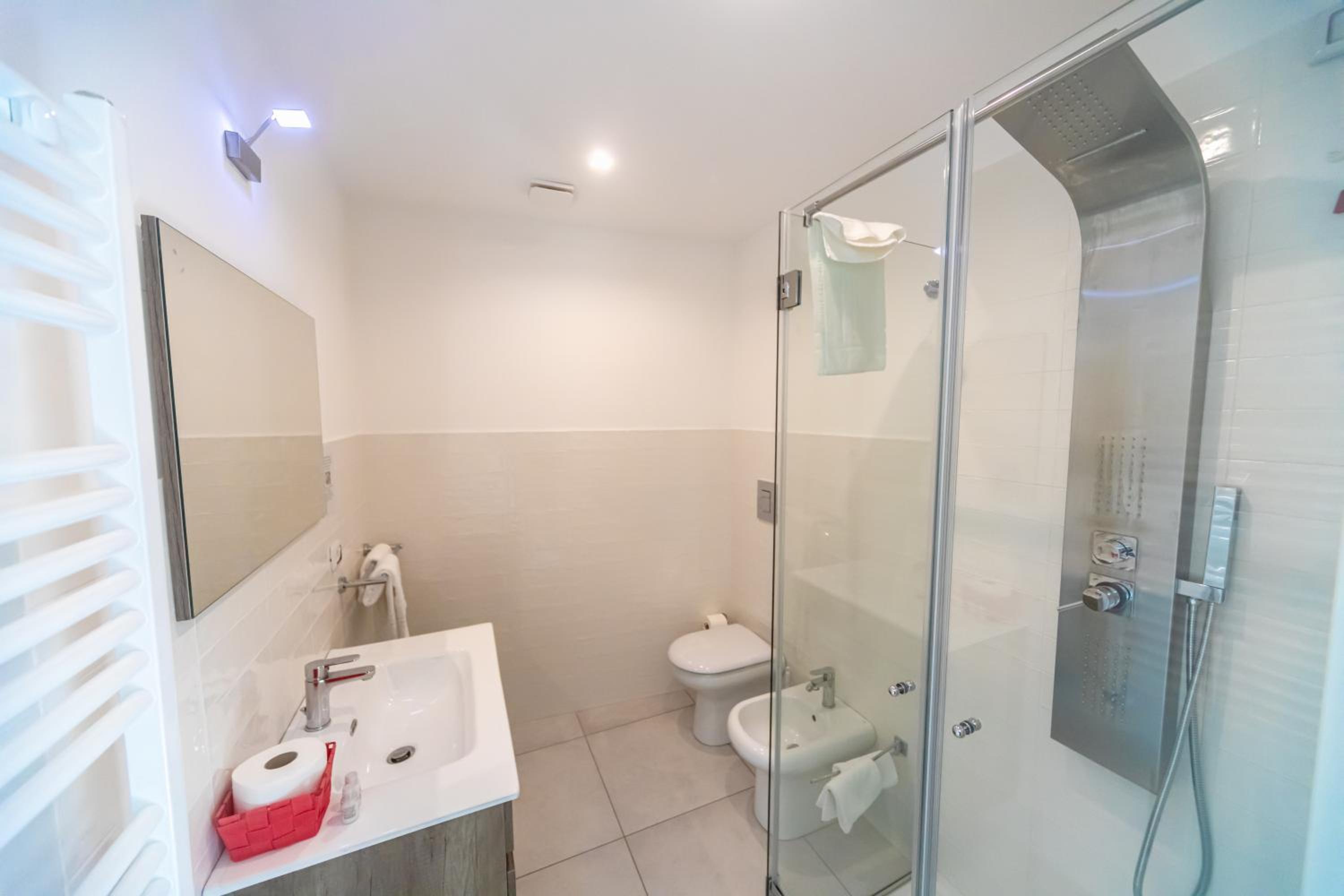 Double Room - Photo 4