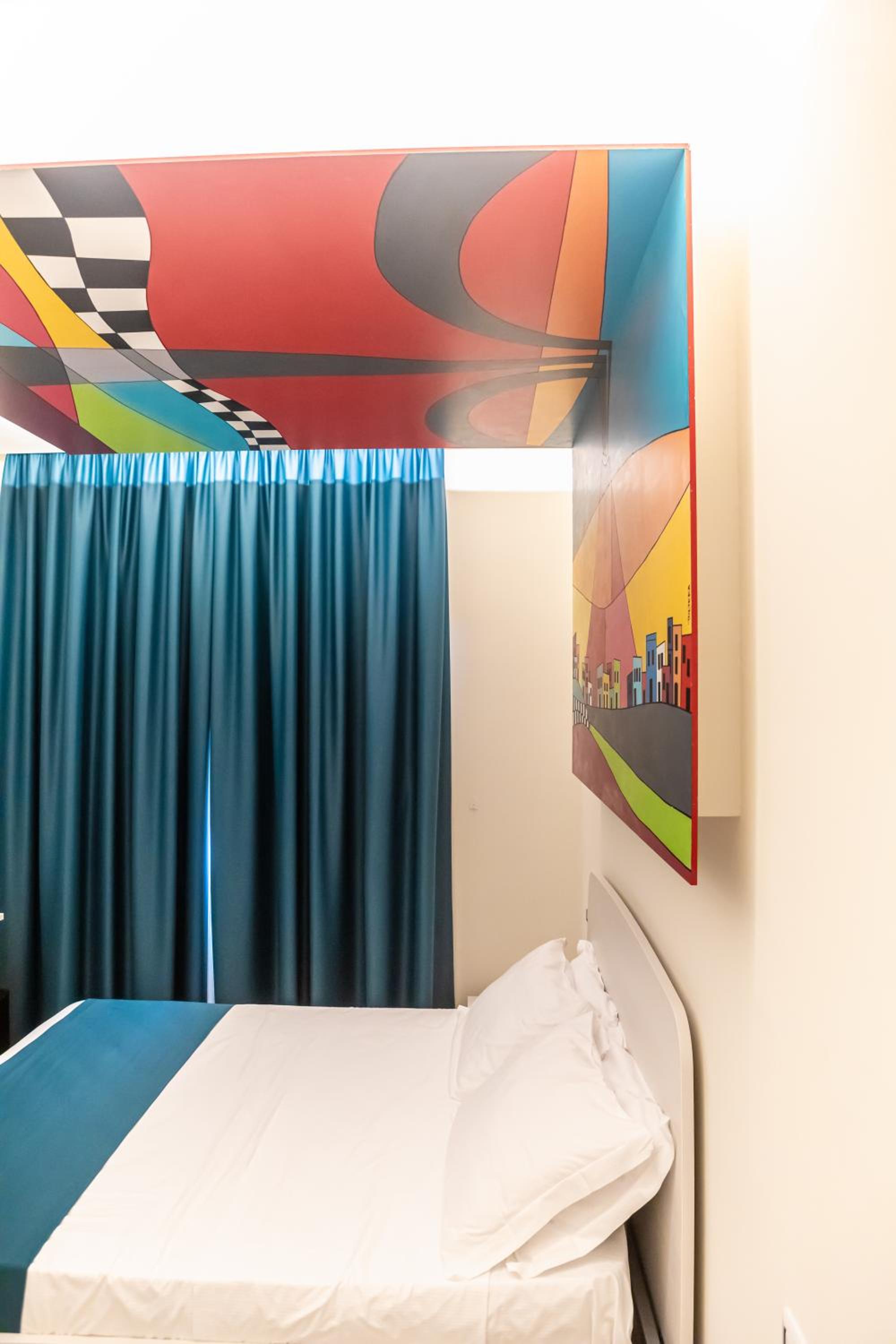 King Room with Lake View - Photo 8