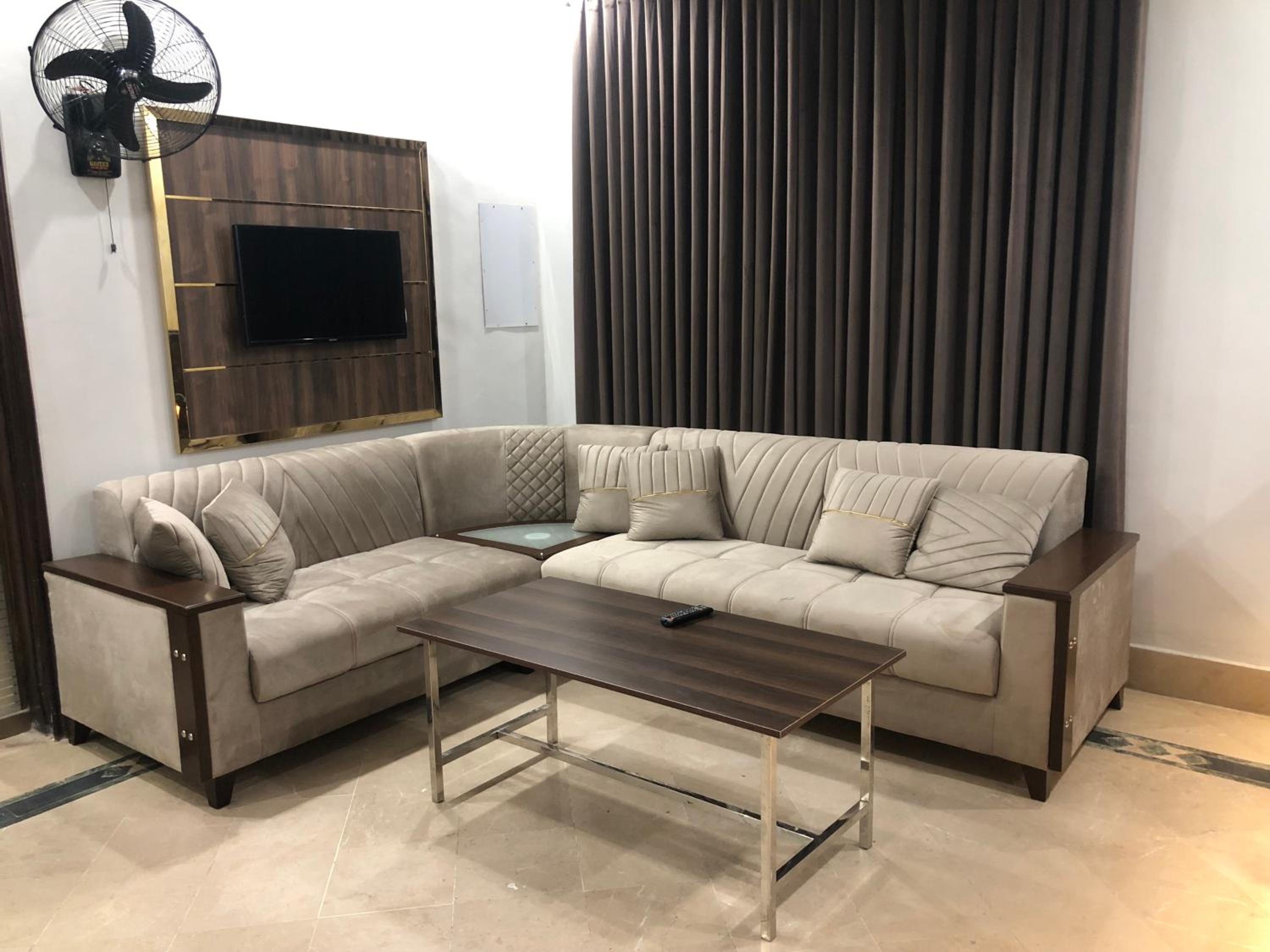 Deluxe Family Room