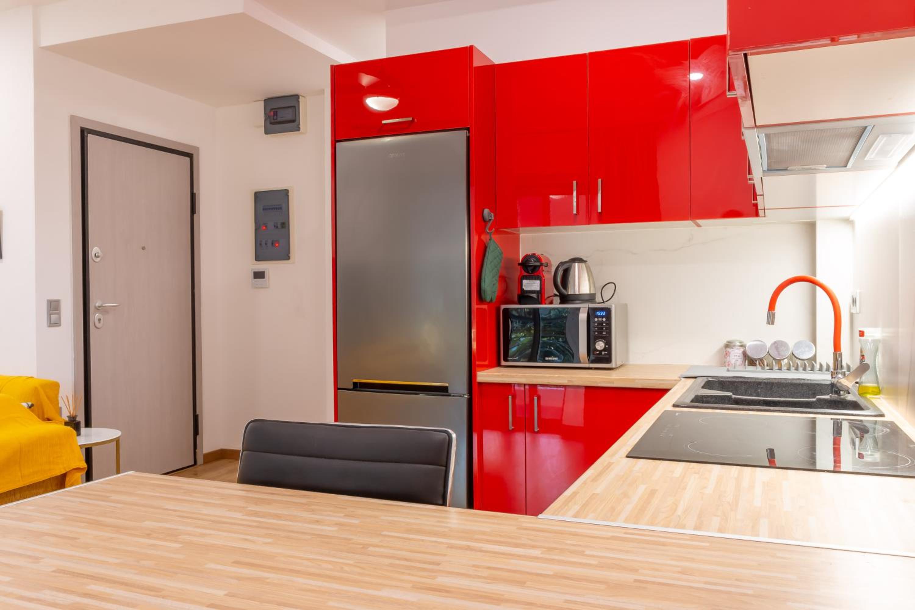 Apartment with Balcony photo 3