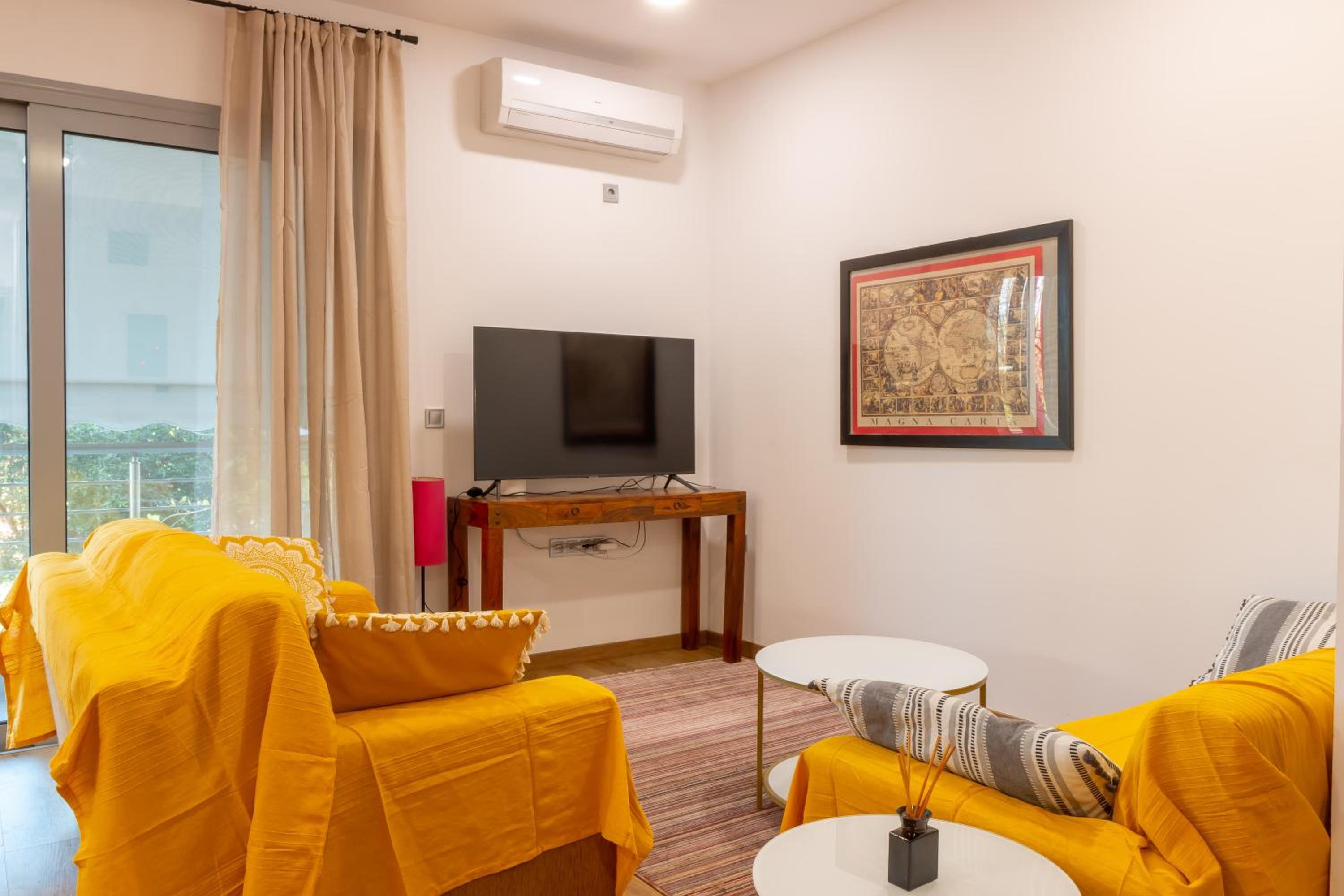 Apartment with Balcony photo 1