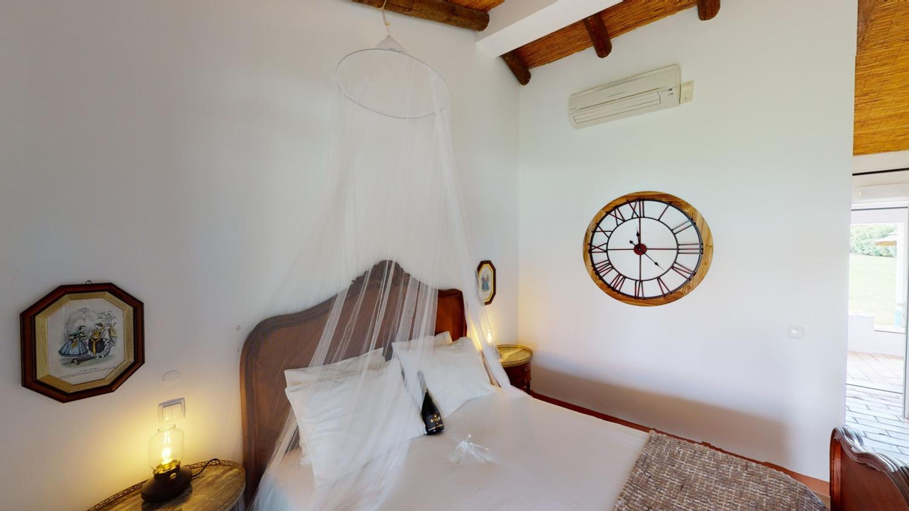 Twin Room with Private Bathroom - Photo 3