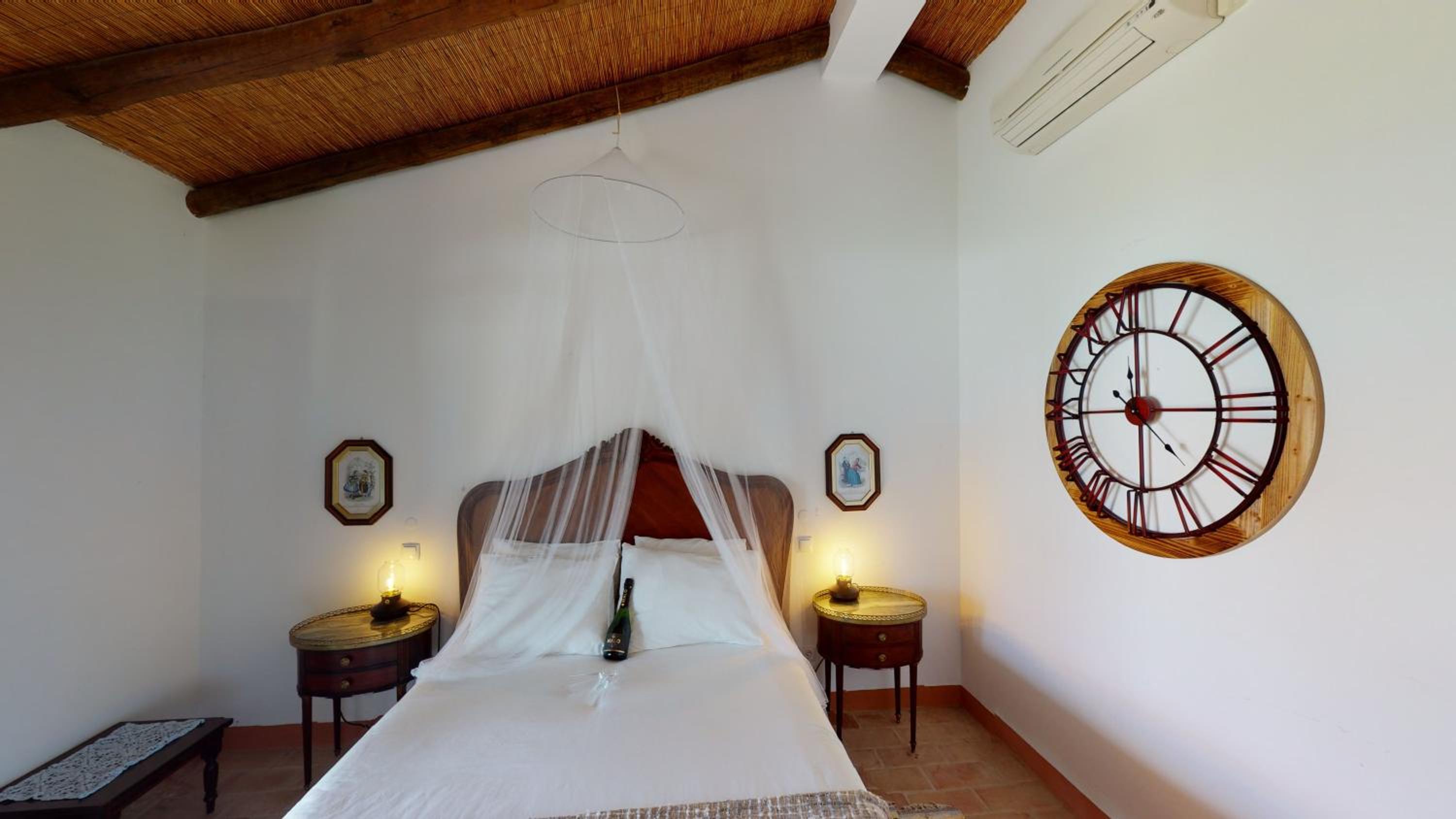 Twin Room with Private Bathroom - Photo 2