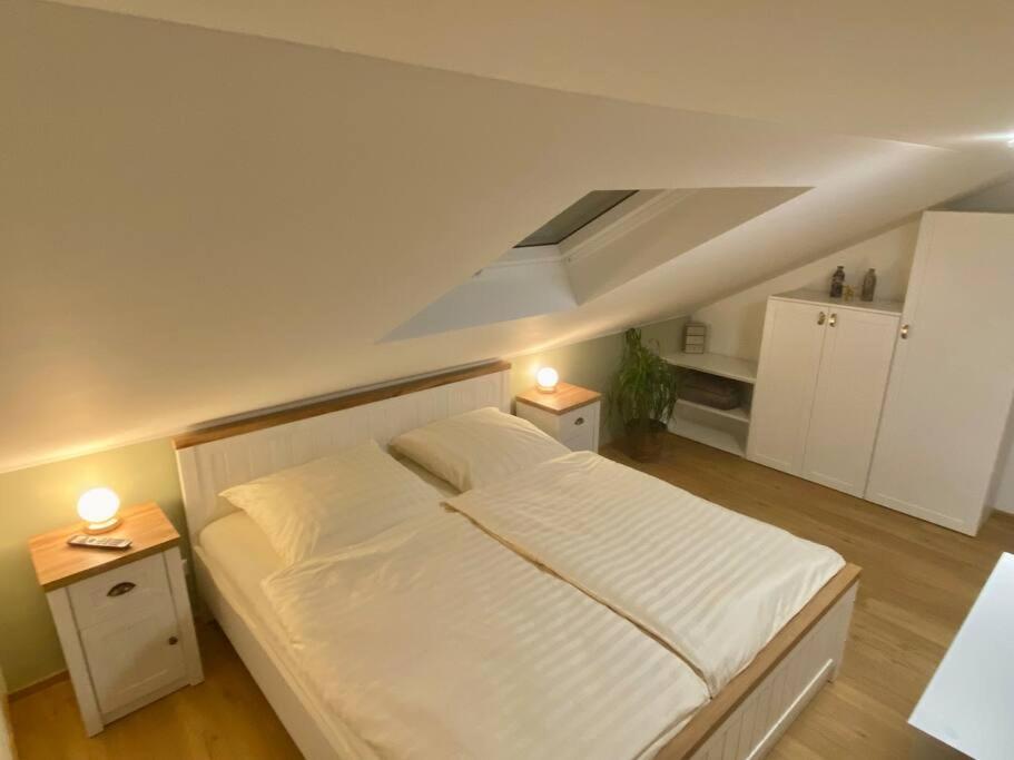 One-Bedroom Apartment photo 3