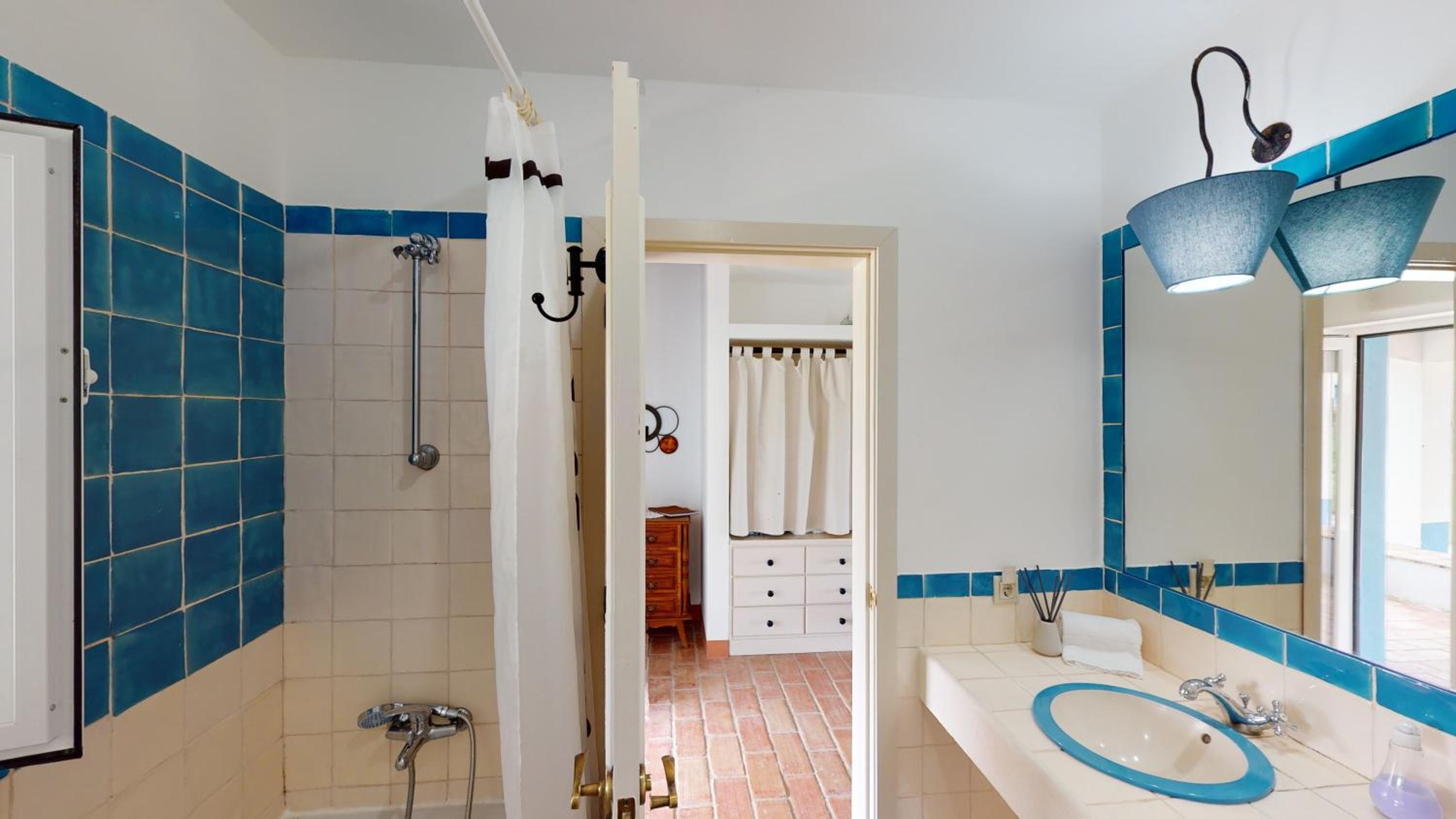 Double Room - Photo 4