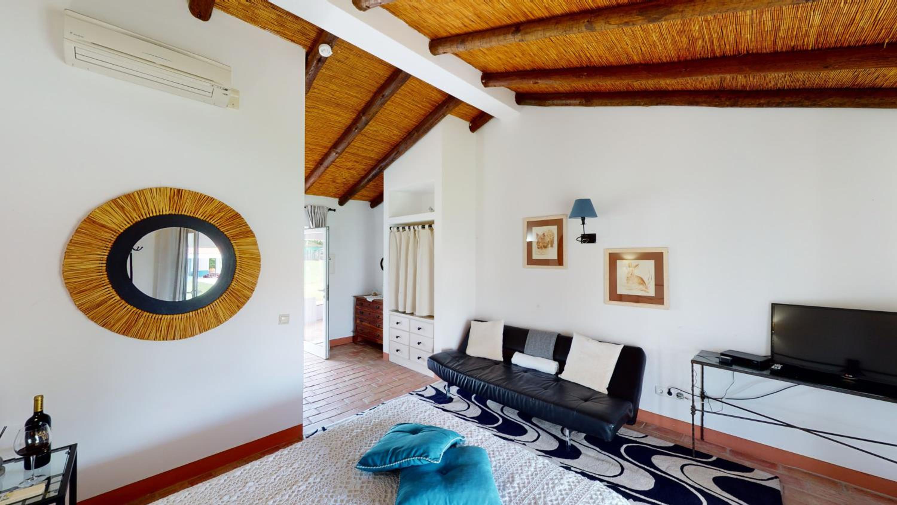 Double Room - Photo 6