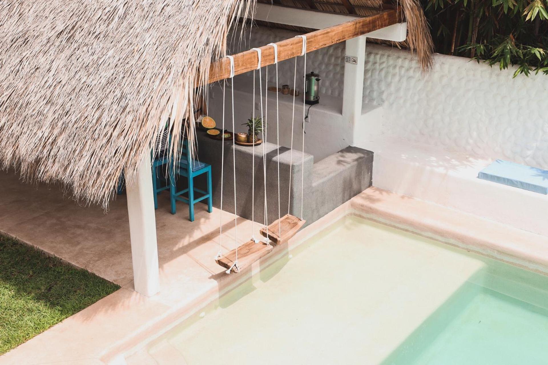 Double Room with Pool View photo 3