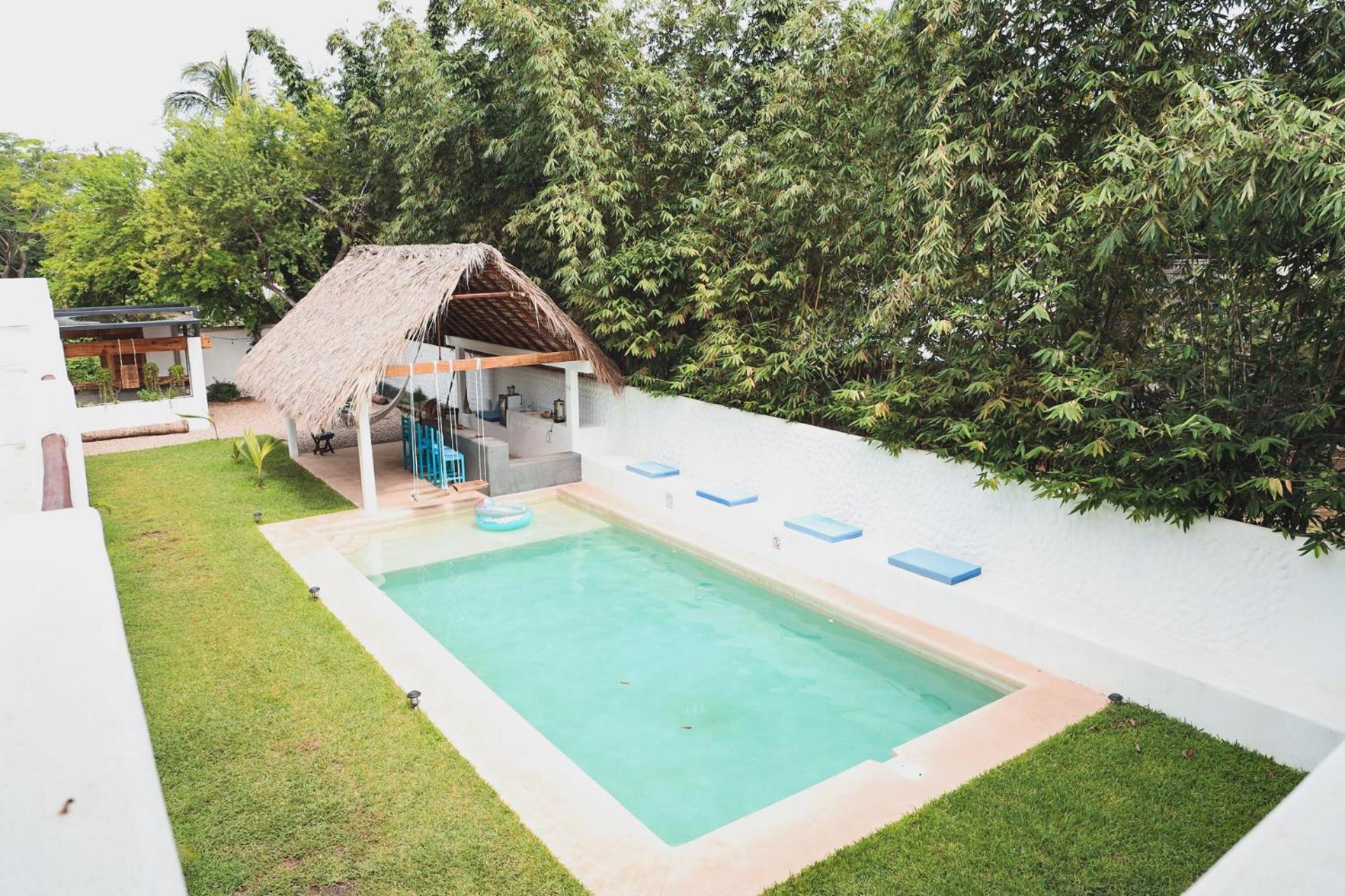 Twin Room with Pool View photo 2