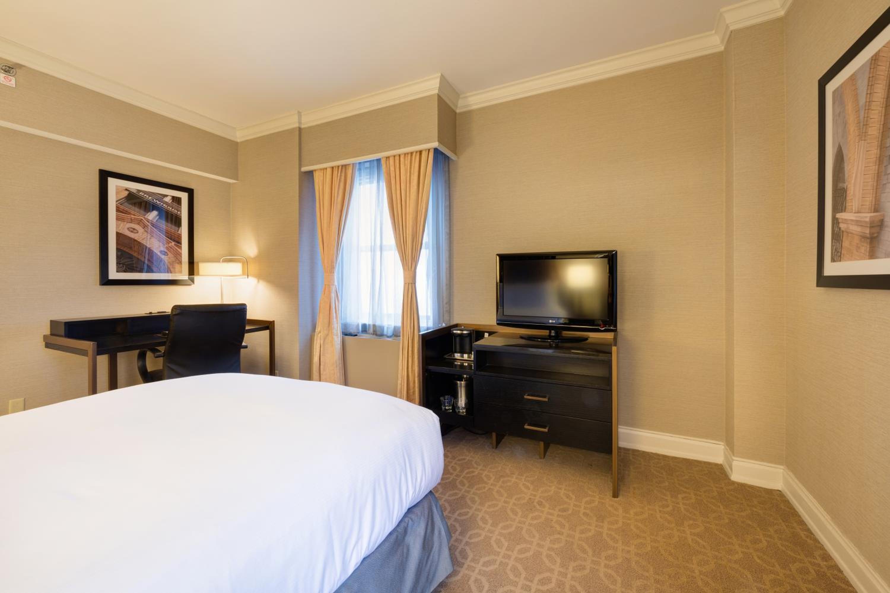 Queen Room - Photo 5