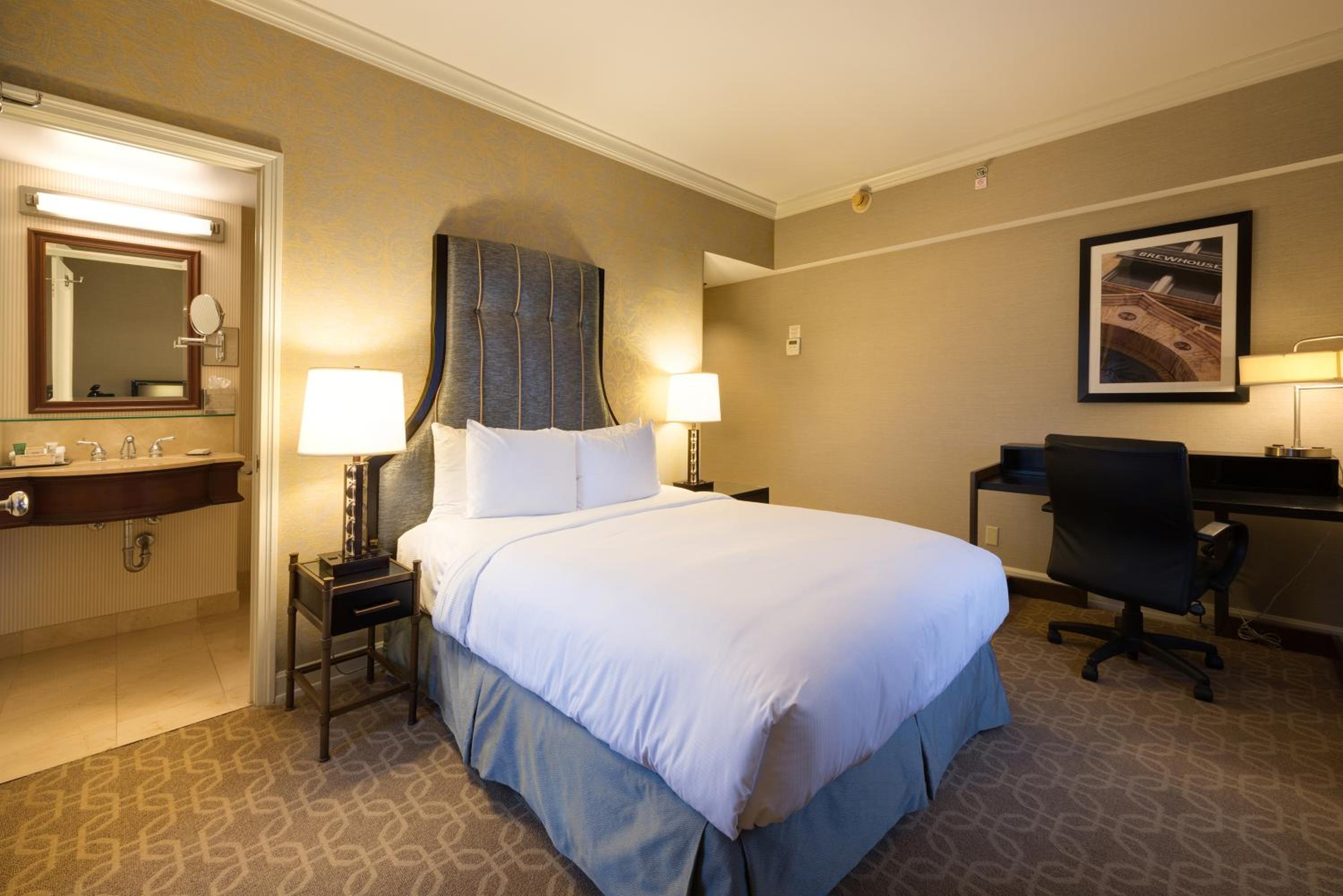 Queen Room - Photo 2
