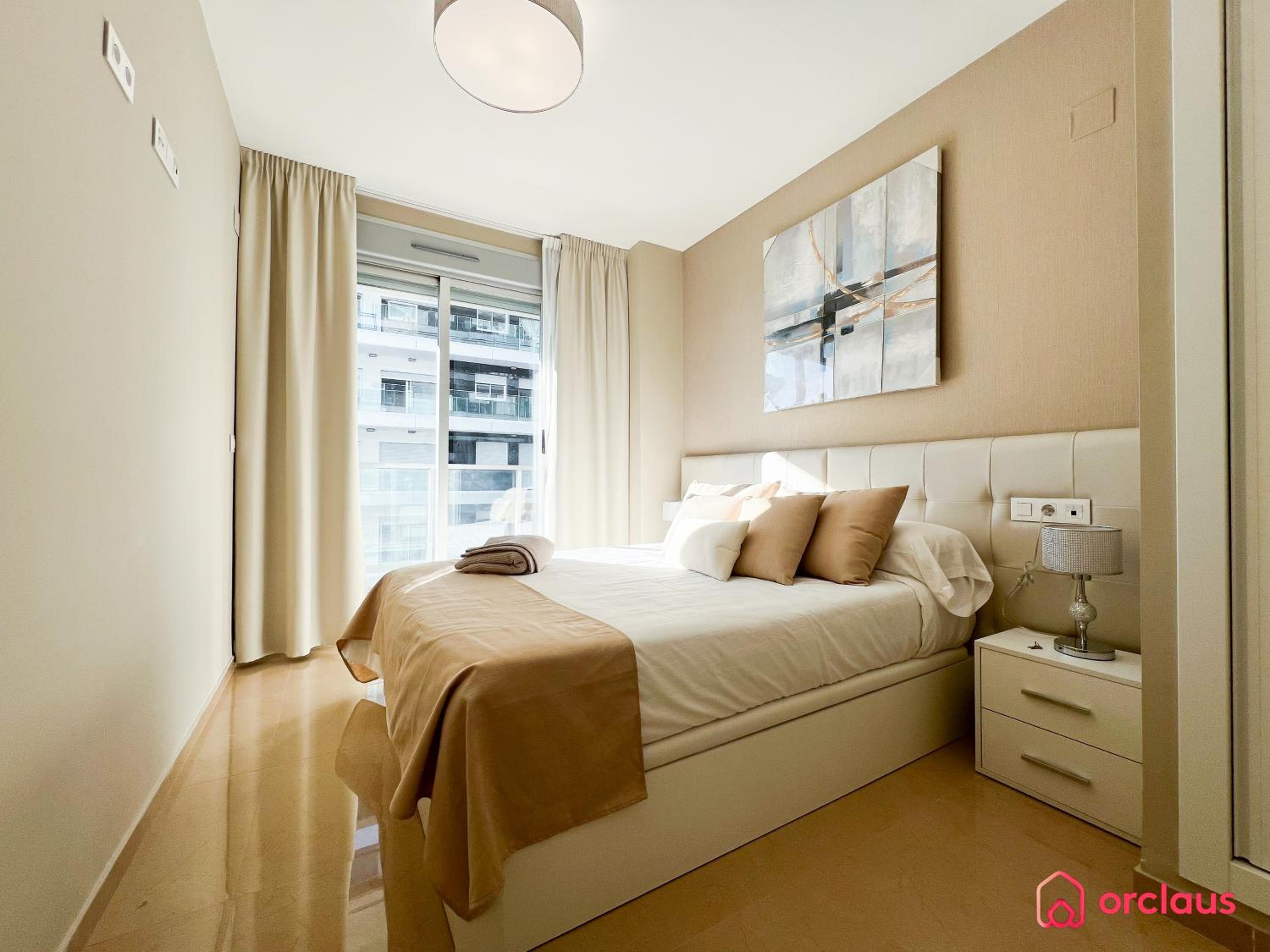 Apartamento de dos habitaciones con terraza y vista al mar