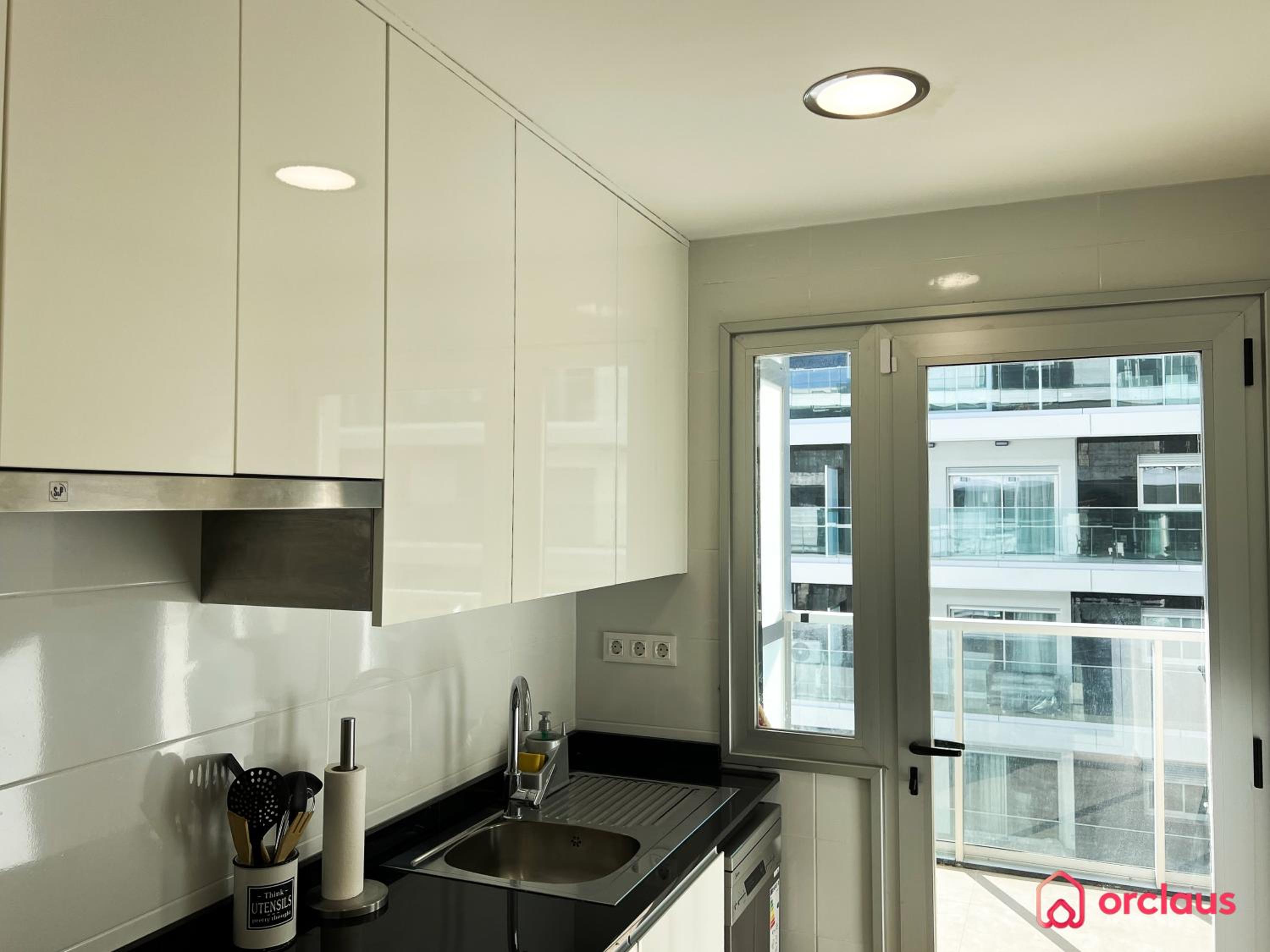 Two-Bedroom Apartment with Terrace and Sea View photo 3