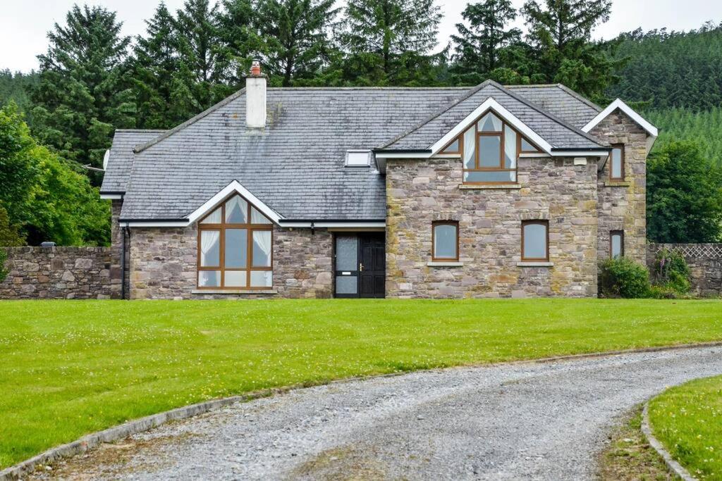 Four-Bedroom House photo 3
