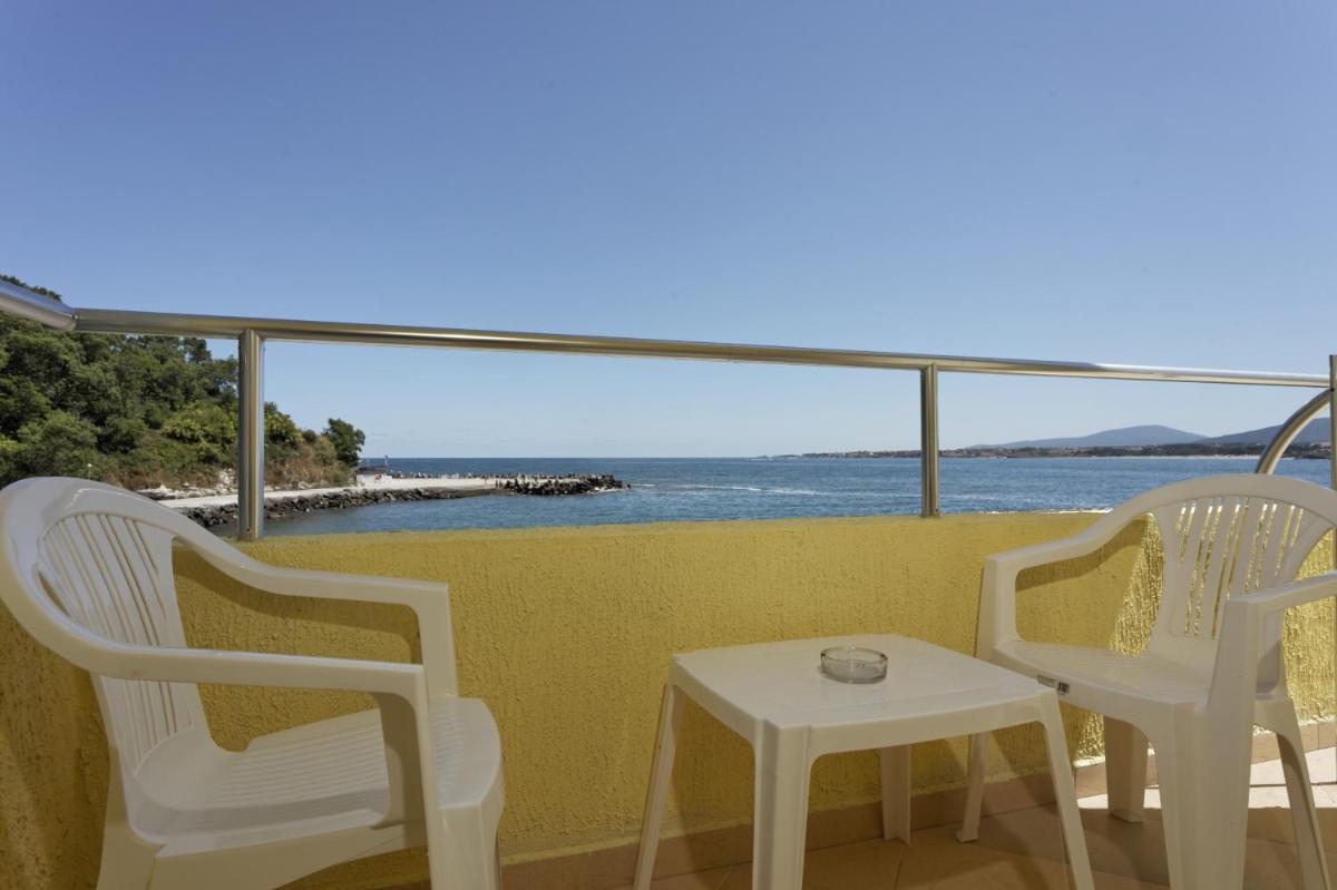 Double Room with Sea View photo 2