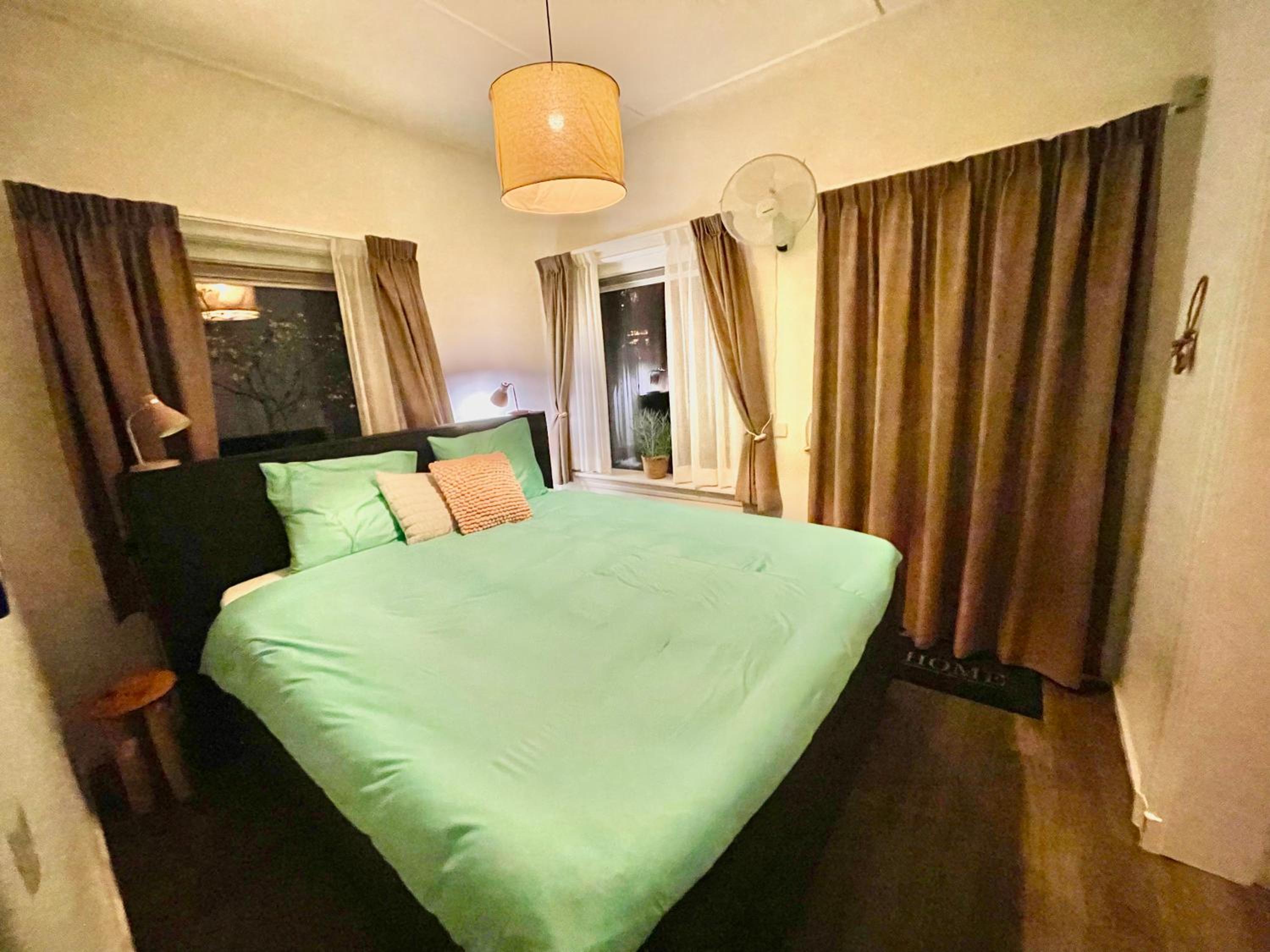 Deluxe Apartment with Balcony - Photo 12