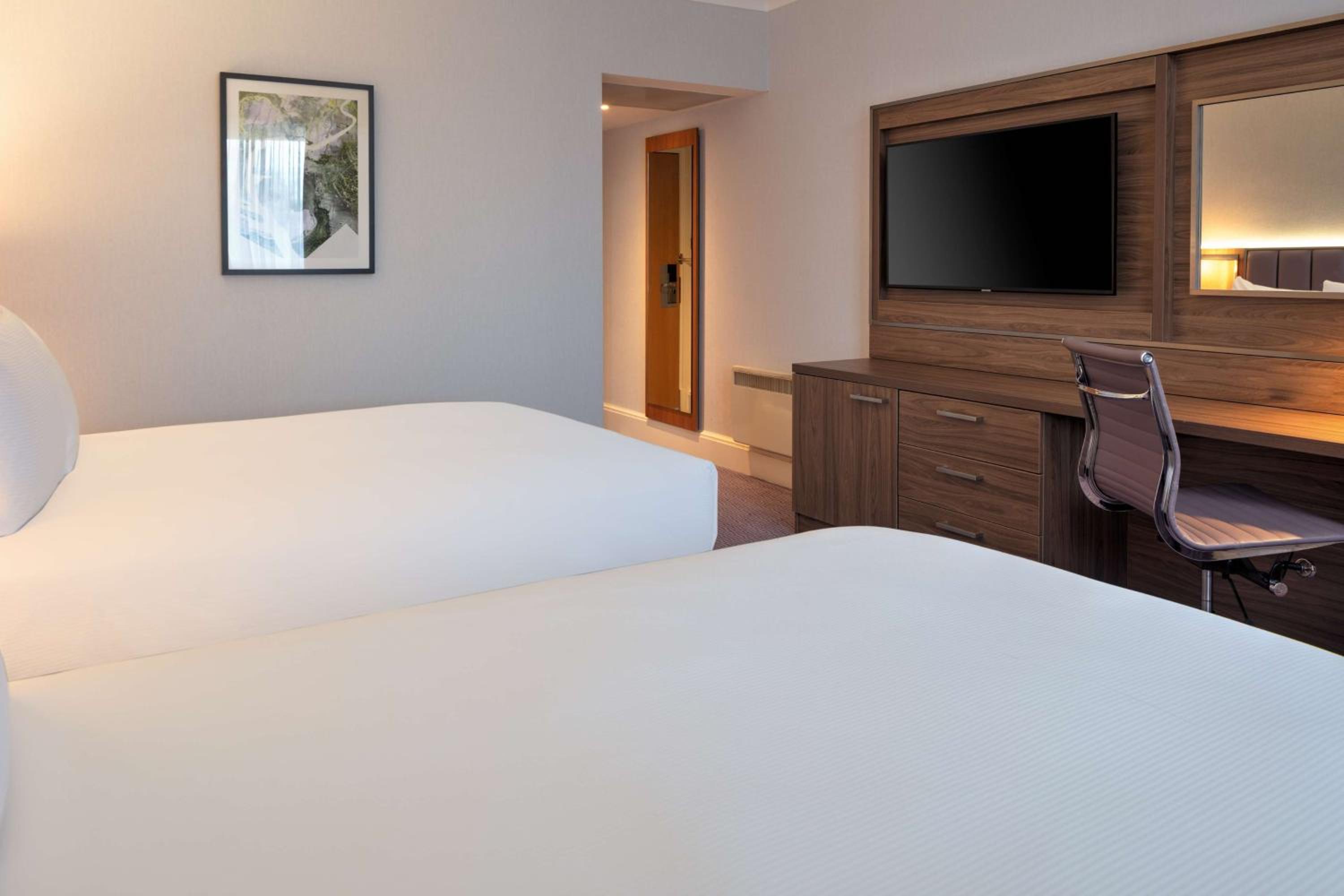 Standard Room with Two Queen Beds - Photo 1
